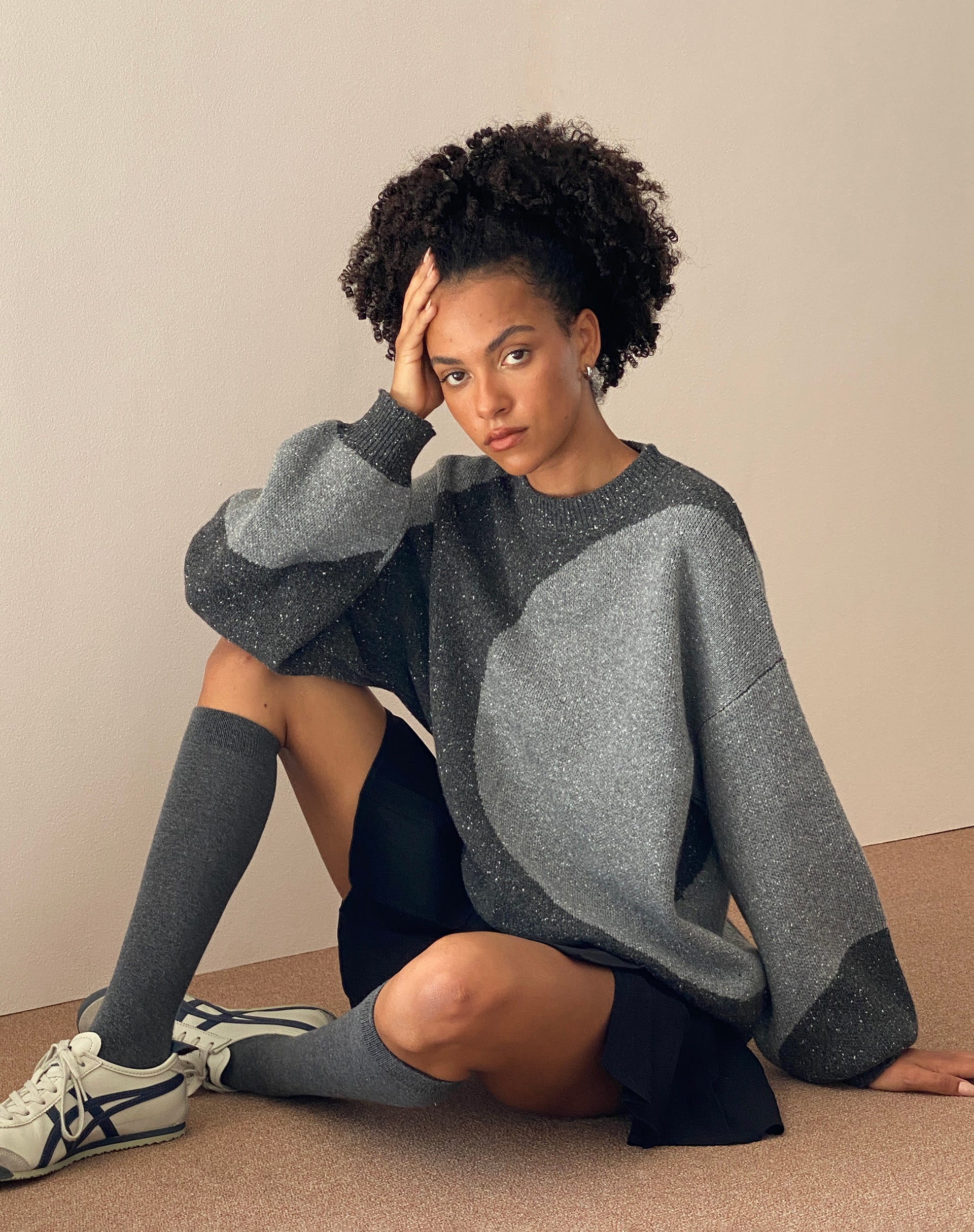 Afbeelding van Namari Trui in Zwart en Charcoal Mix Knit
