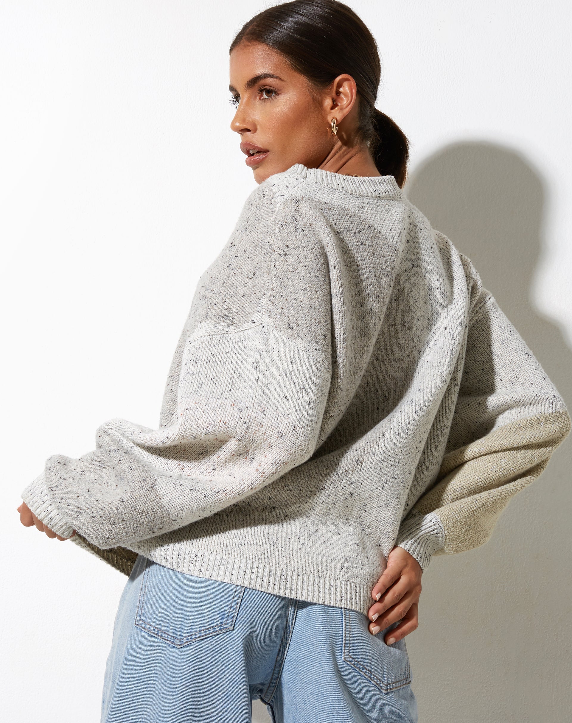 Afbeelding van Namari Trui in Abstract Splodge Beige, Paars en Olijf