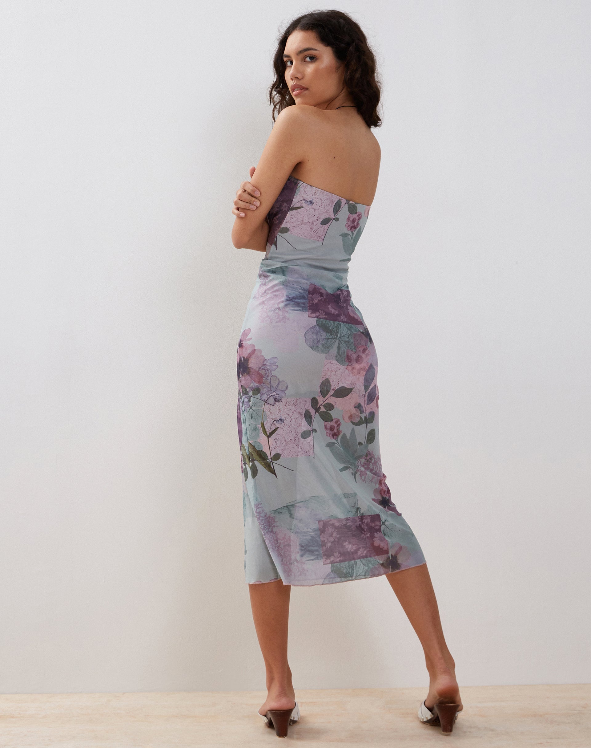 Afbeelding van Nehwa Bandeau Mesh Midi Dress in Abstract Scrapbook