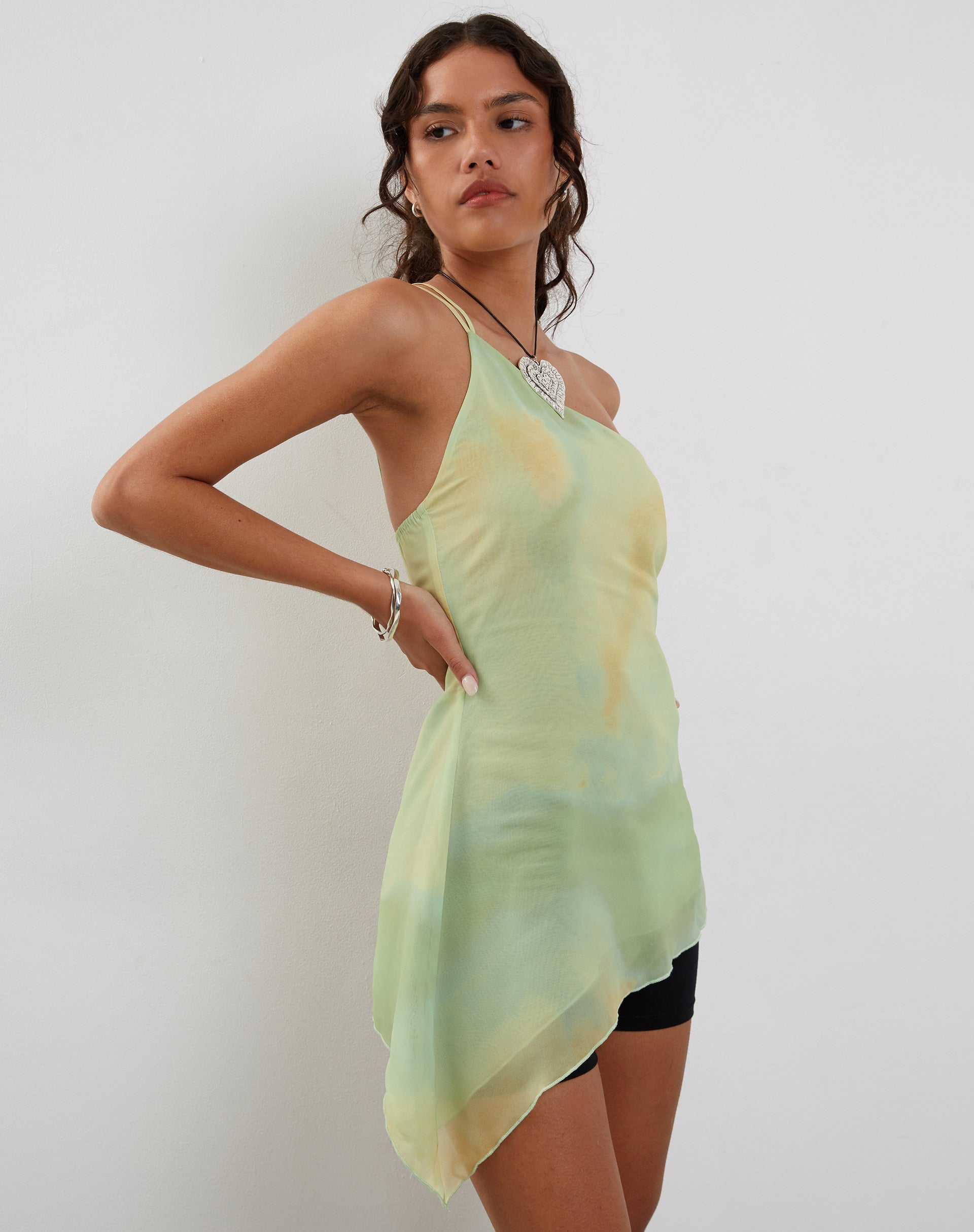 Afbeelding van Nesrin One Shoulder Longline Top in Geel Aquarel