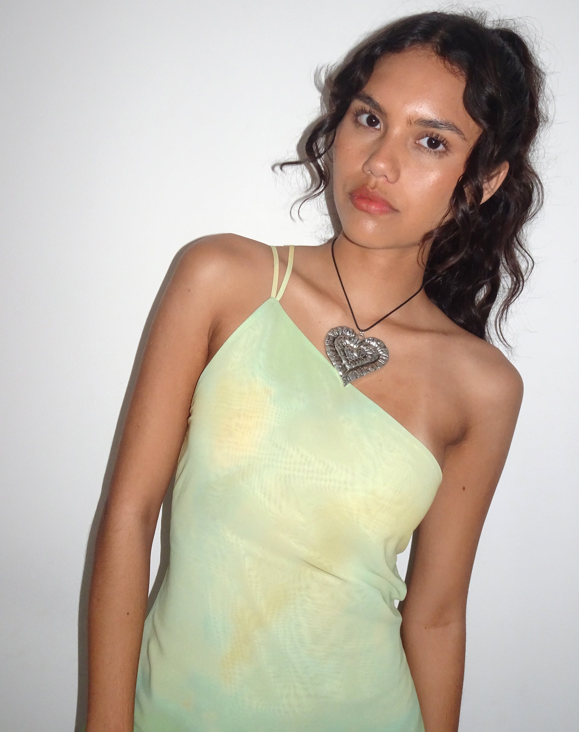Afbeelding van Nesrin One Shoulder Longline Top in Geel Aquarel