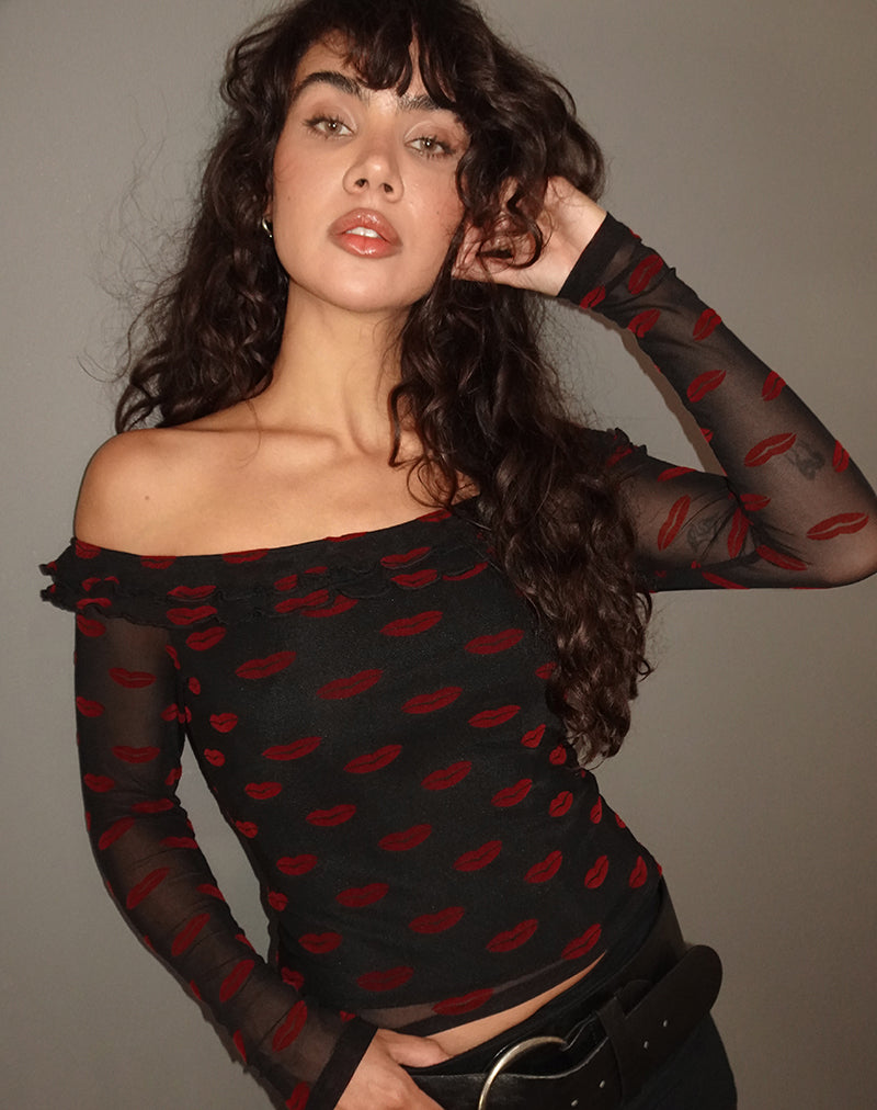 Afbeelding van Nihal Frill Bardot Top in Lips Flock Zwart