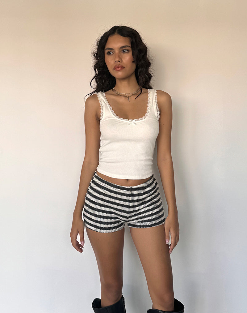 Afbeelding van Nikaya Shorts in Stripe Knit Zwart-Wit
