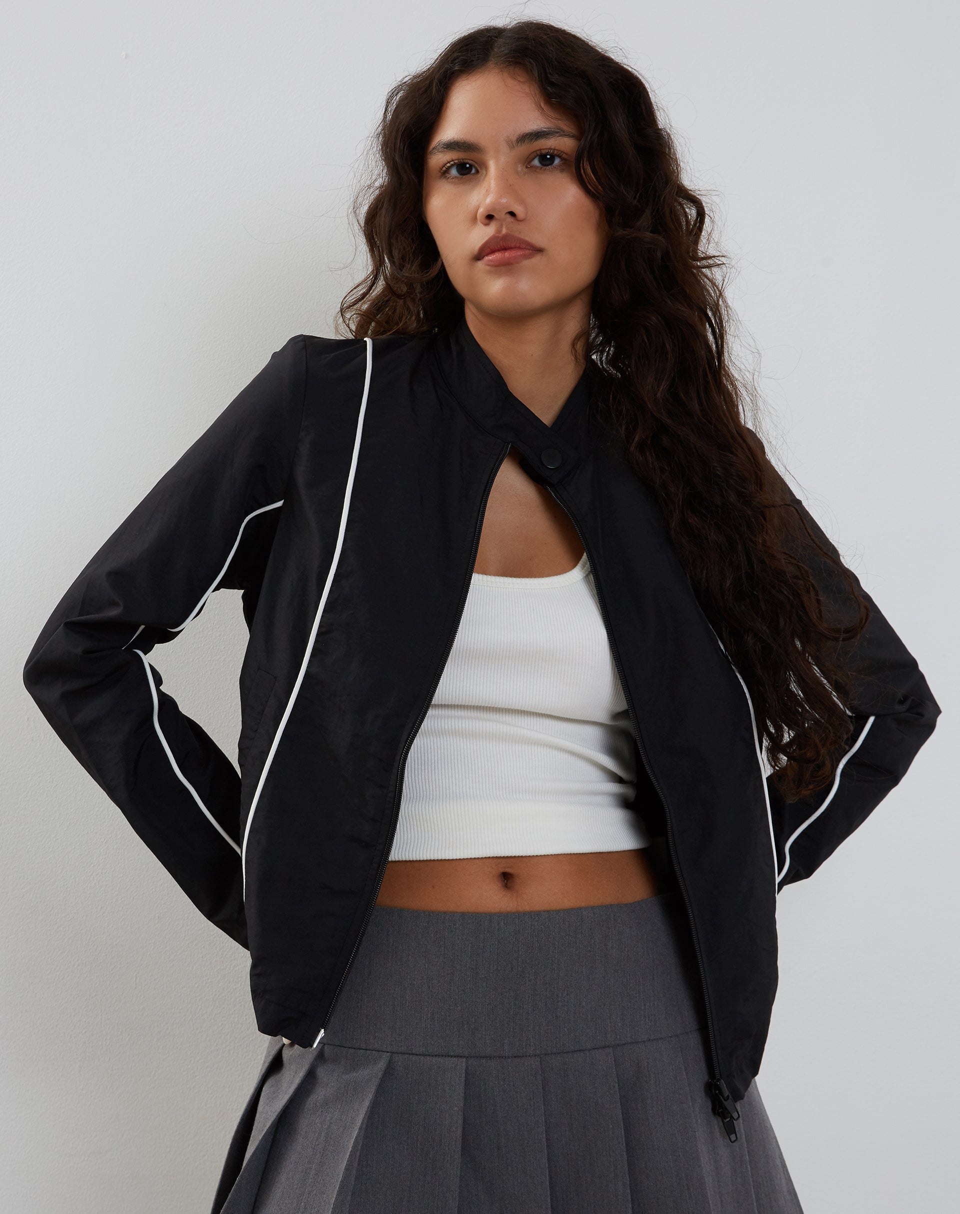 Afbeelding van Nila Zip Up Bikerjasje in zwart nylon