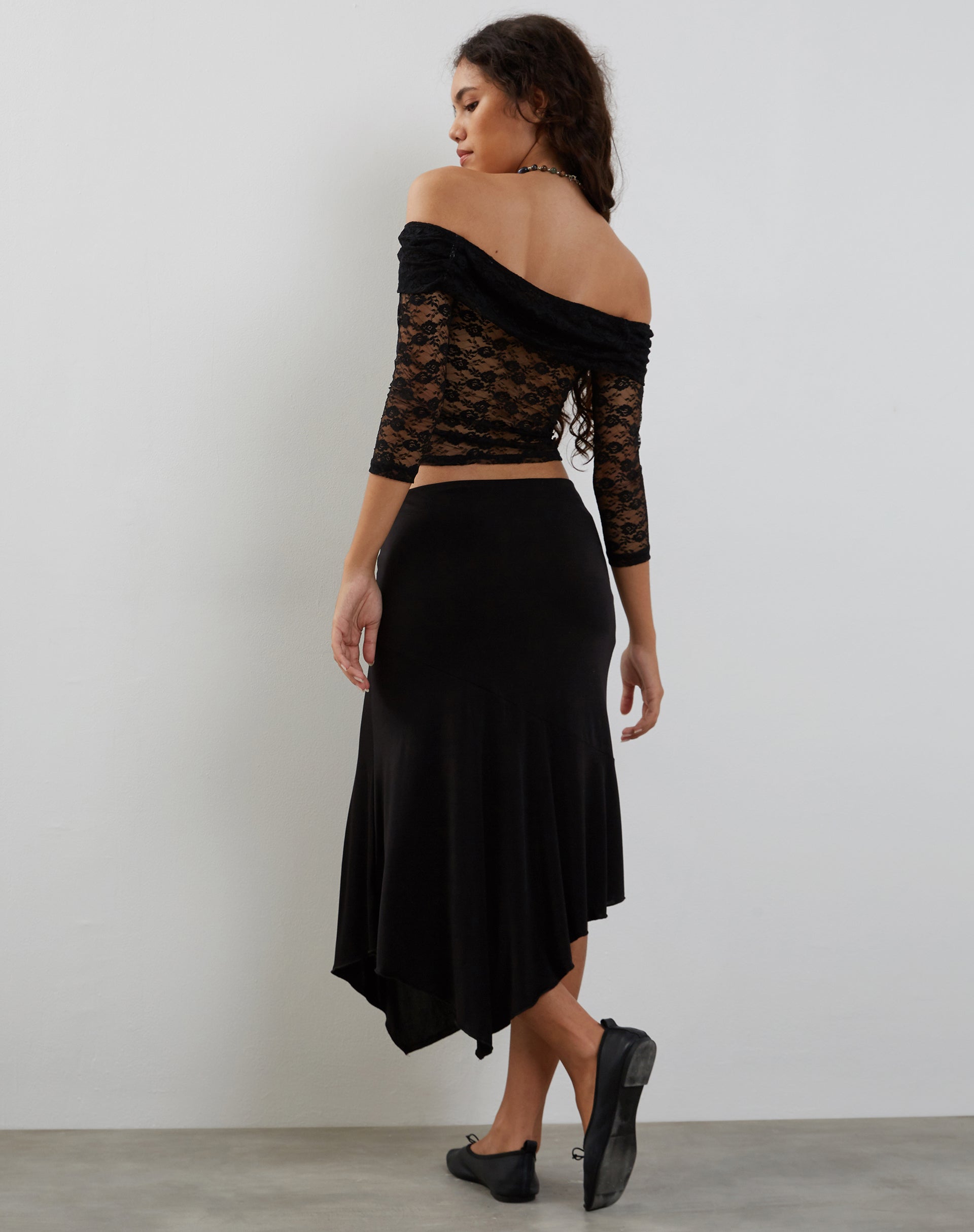 Afbeelding van Nixie Lange Mouw Bardot Top in Kant Zwart