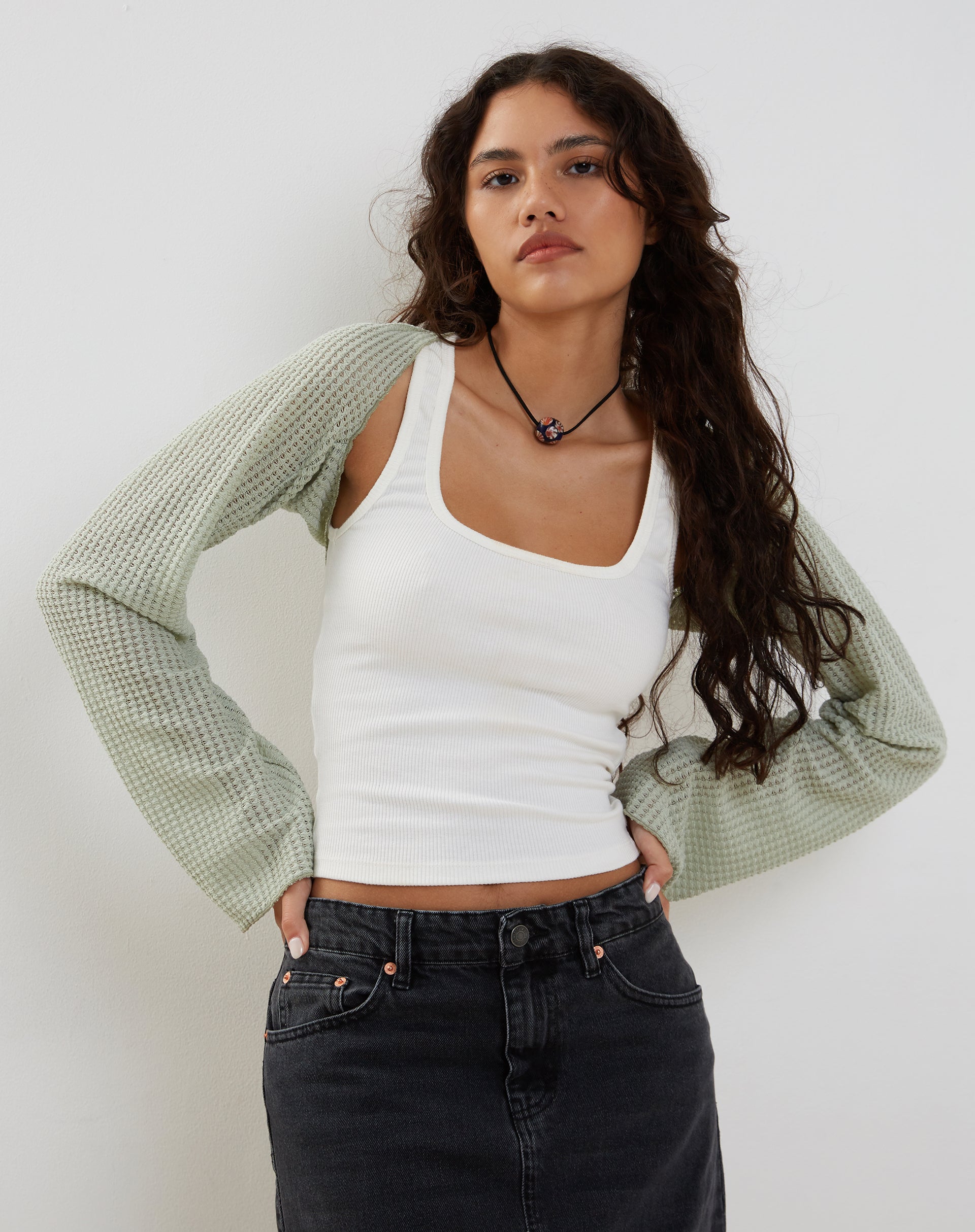 Afbeelding van Nobila Shrug Top in Sage Textured Crochet