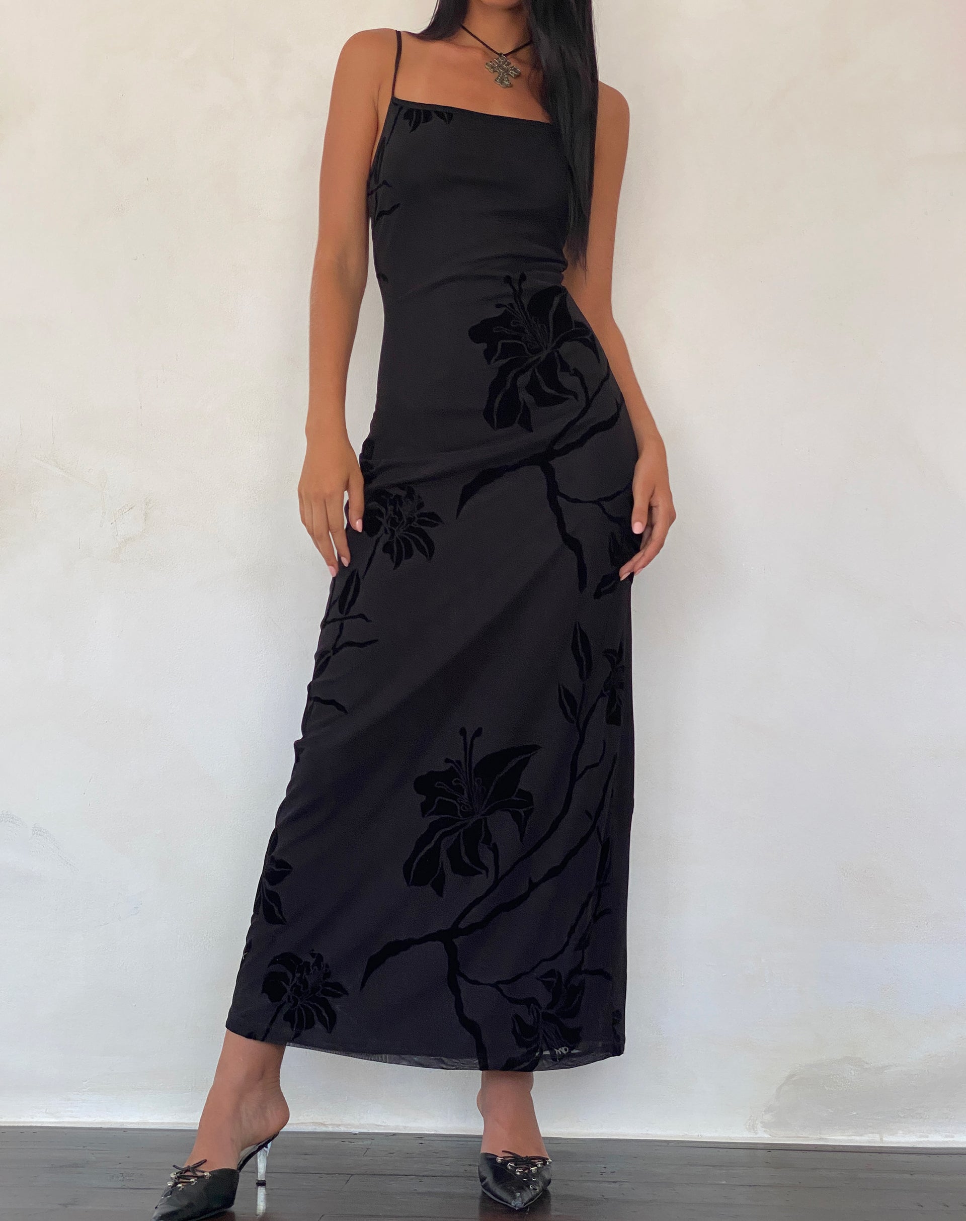 Afbeelding van Nodu Maxi Dress in Orchids Flock Zwart