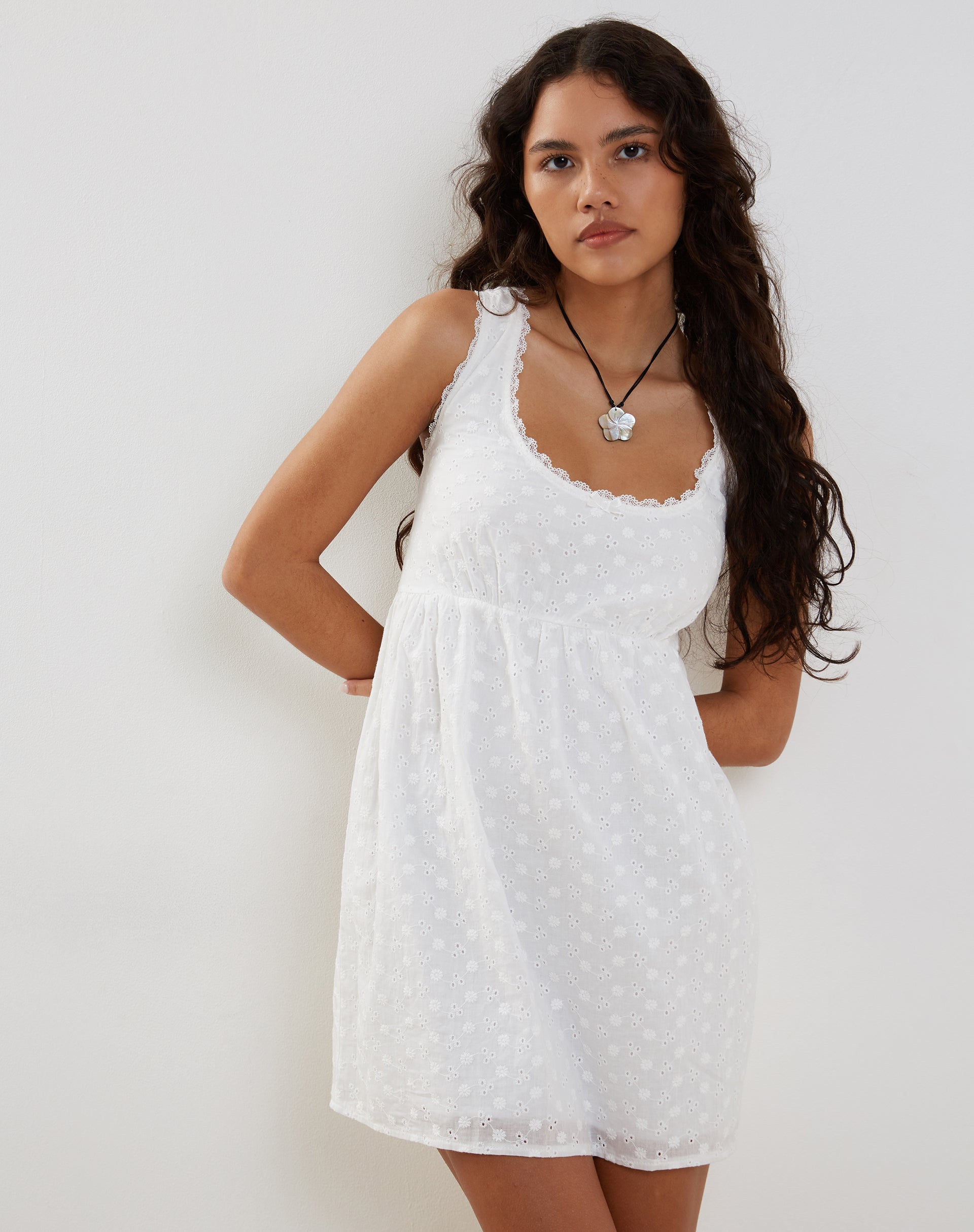 Afbeelding van Noja Mini Jurk in Broderie Anglaise Wit