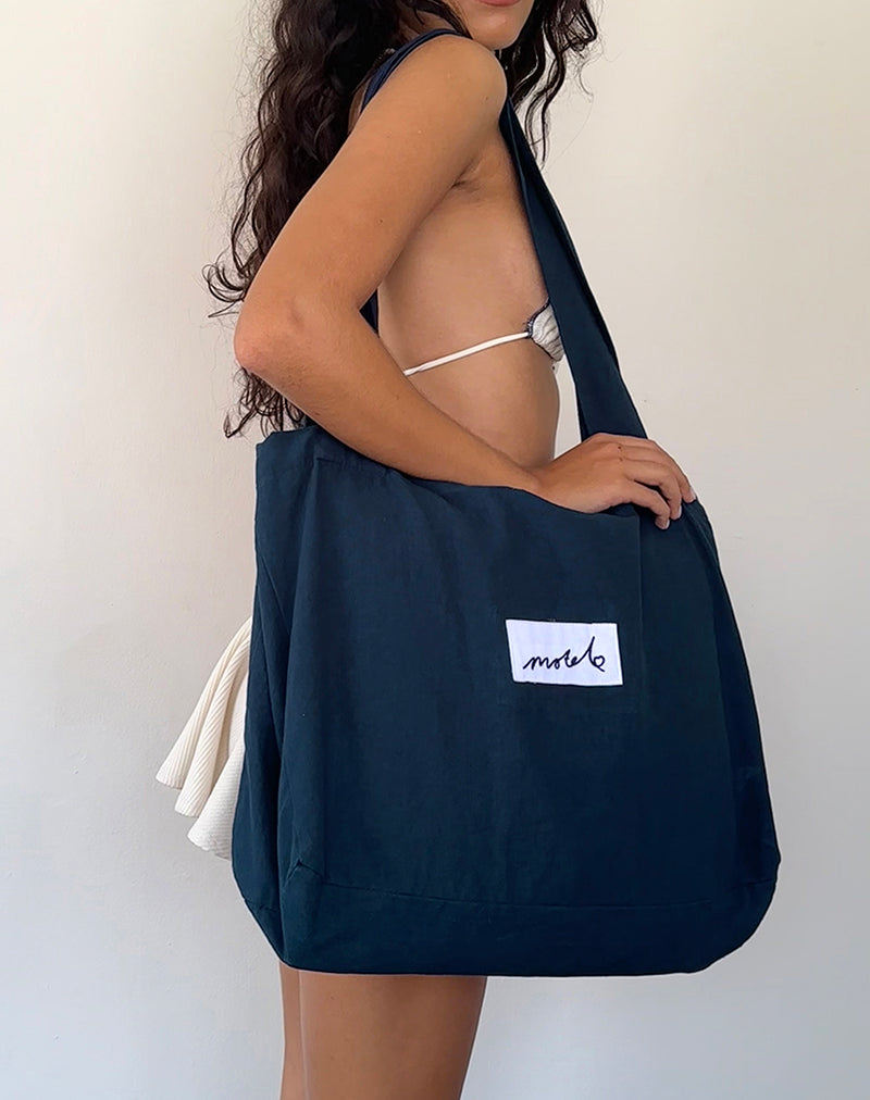Afbeelding van Nola Totebag in Navy met Motel Love borduursel