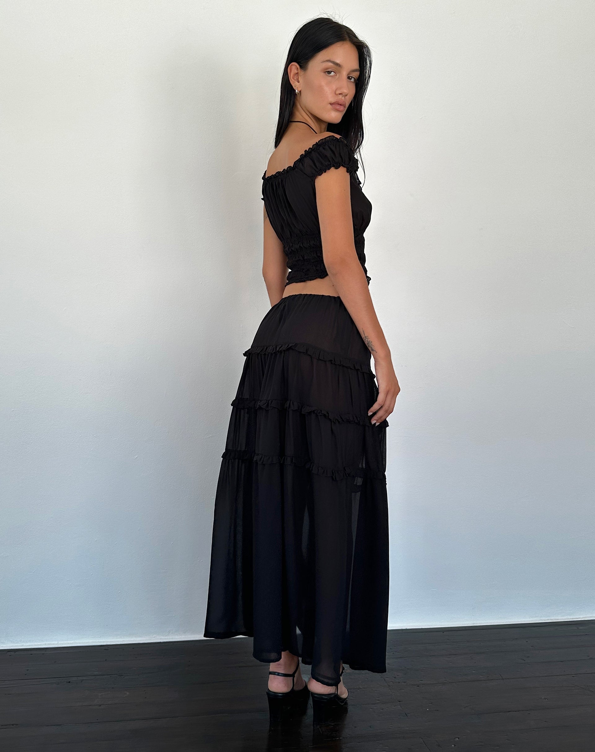 Afbeelding van Norah gestreepte maxirok in zwart chiffon