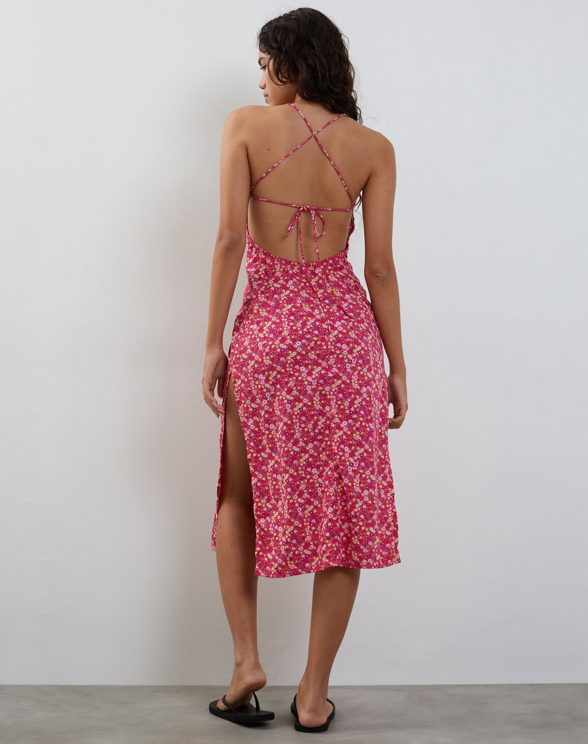 Afbeelding van Nosita Midi Dress In Ditsy Floral Pink