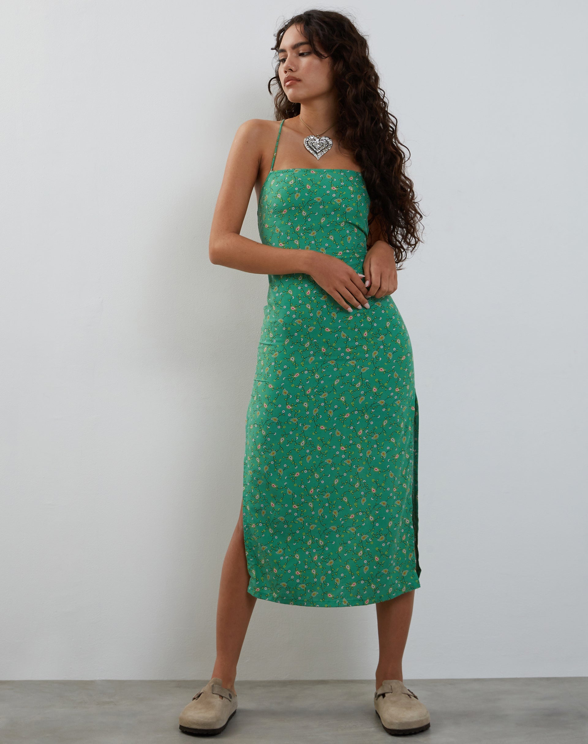Afbeelding van Nosita Midi Dress In Paisley Fun Green
