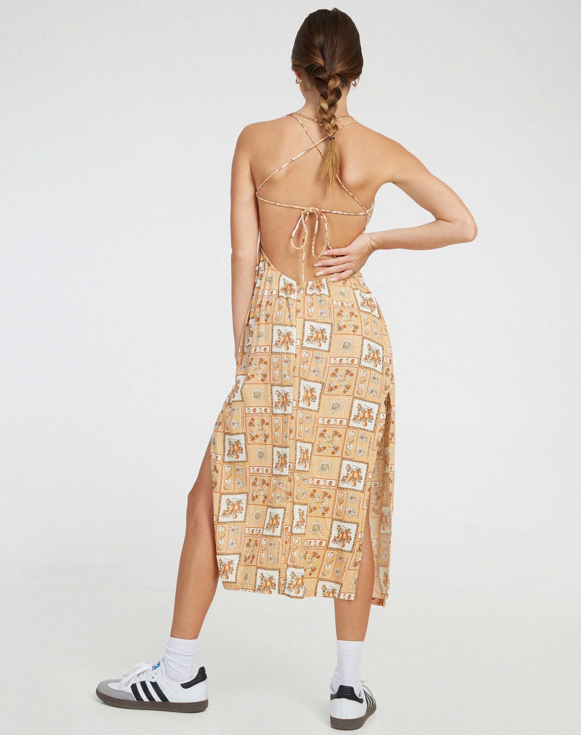 Afbeelding van Nosita Midi Dress in Picknick Print Bruin