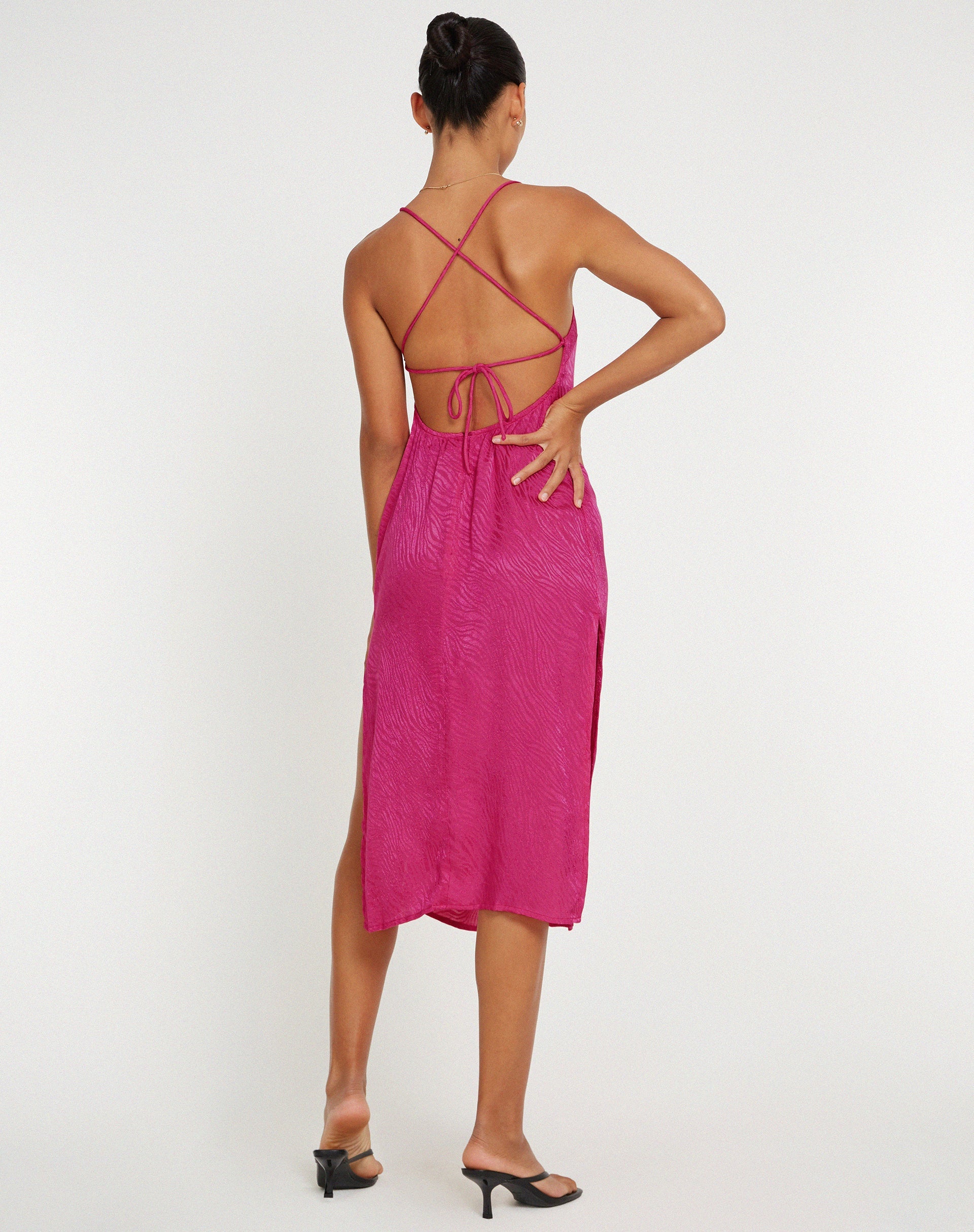 Afbeelding van Nosita Midi Dress in Satijn Zebra Roze