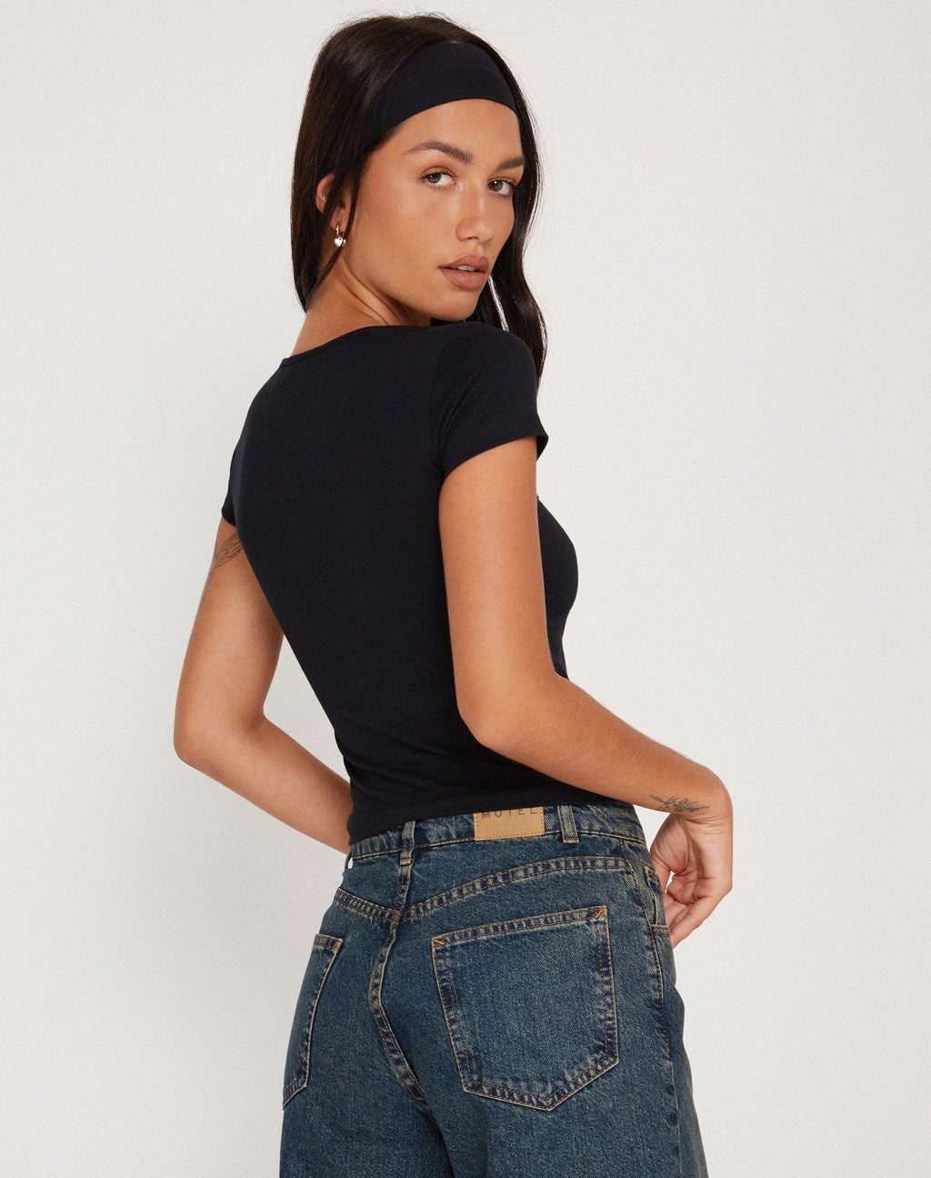 Novalie Vest Top in Zwart