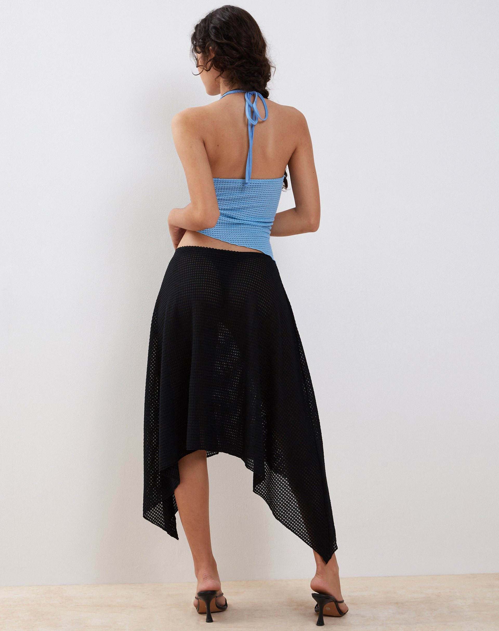Afbeelding van Oceane Haltertop in Blauw Textuurgehaakt
