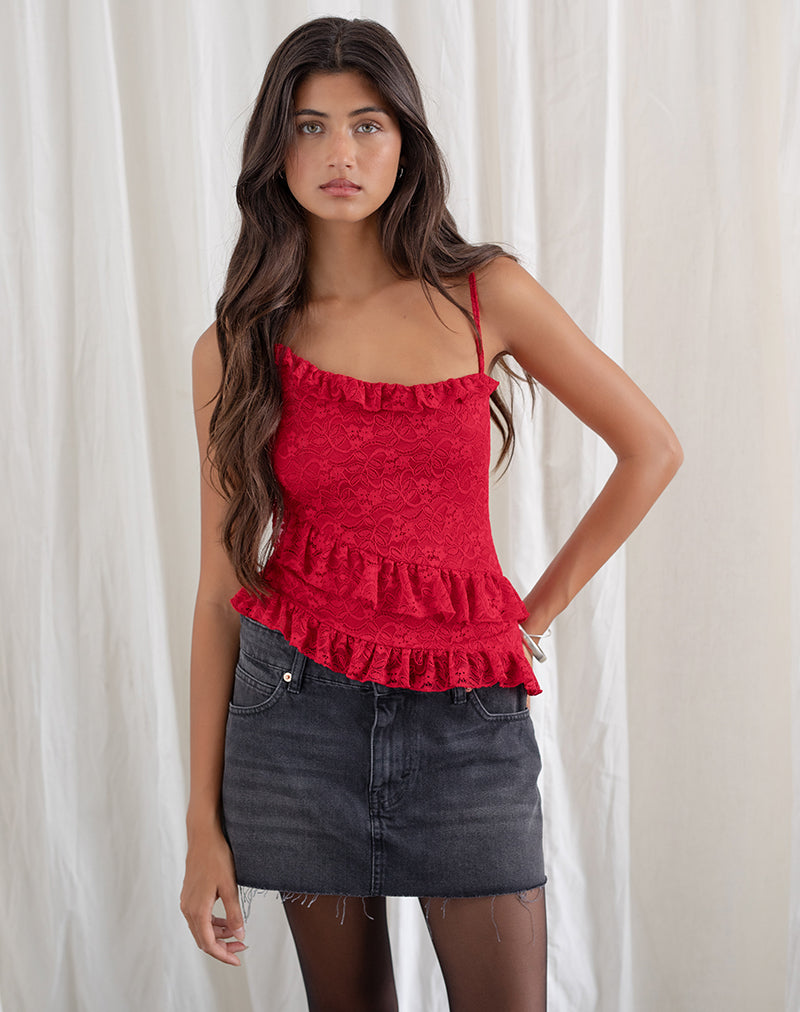 Afbeelding van Octavia Asymmetrische Cami Top in Kant Rood