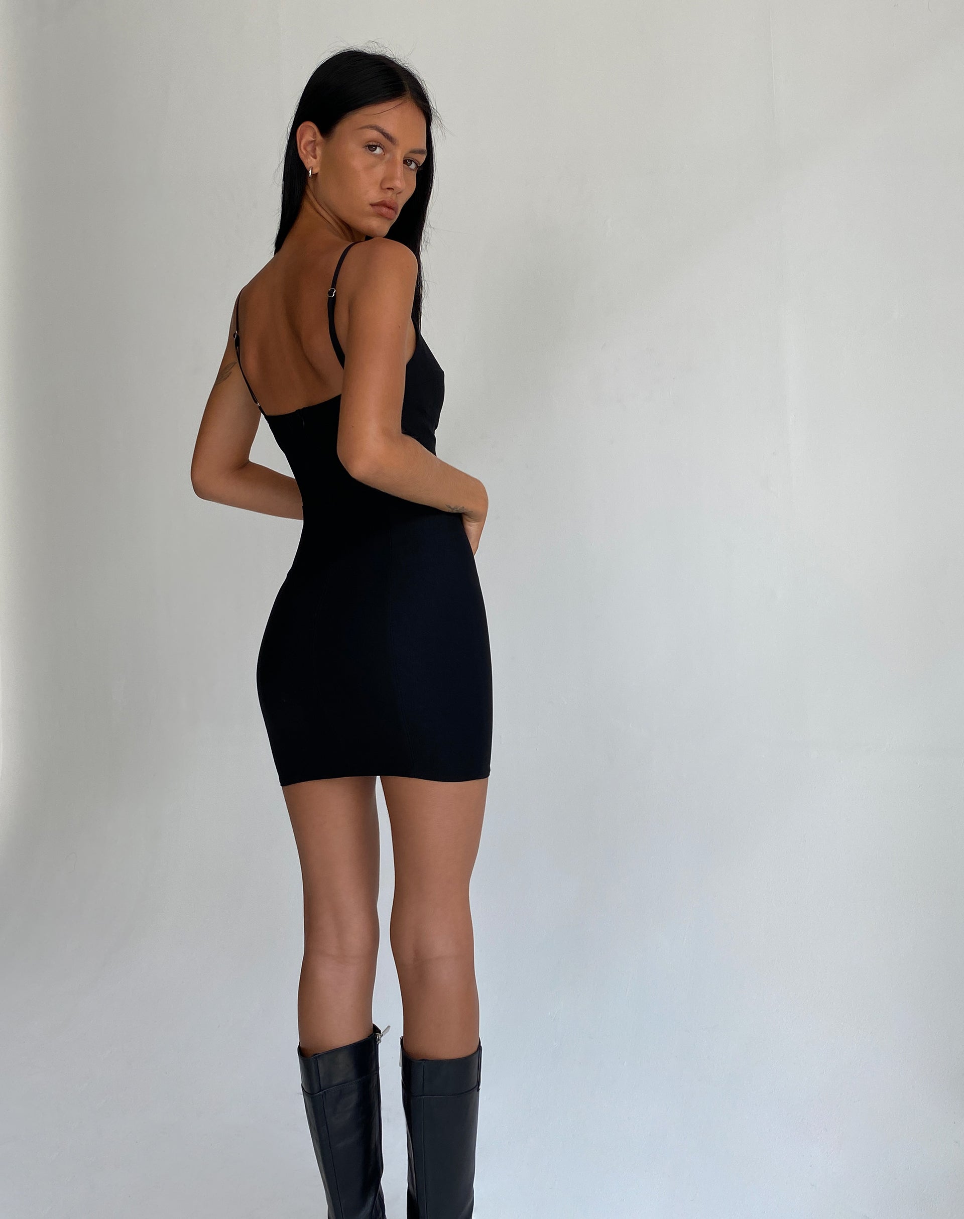 Afbeelding van Olesia Mini Dress in Tailoring Zwart