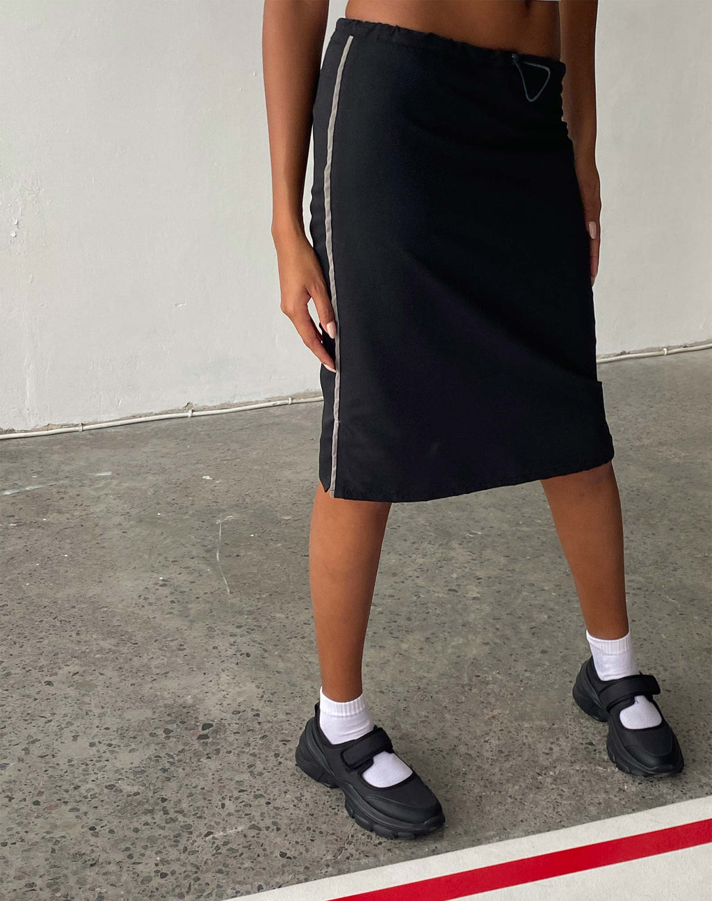 Ashlyn Cargo Midi rok in zwart met witte streep