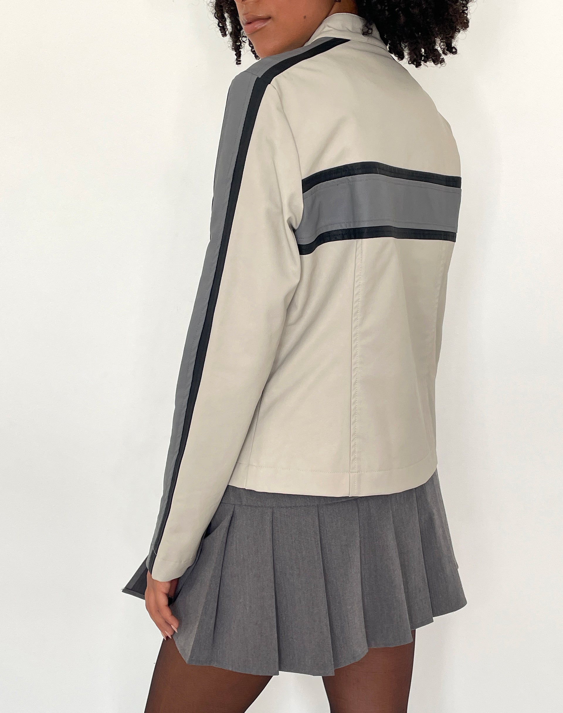 Afbeelding van MOTEL X JACQUIE Oliver Zip Up Jacket in grijs PU met donkergrijze streep