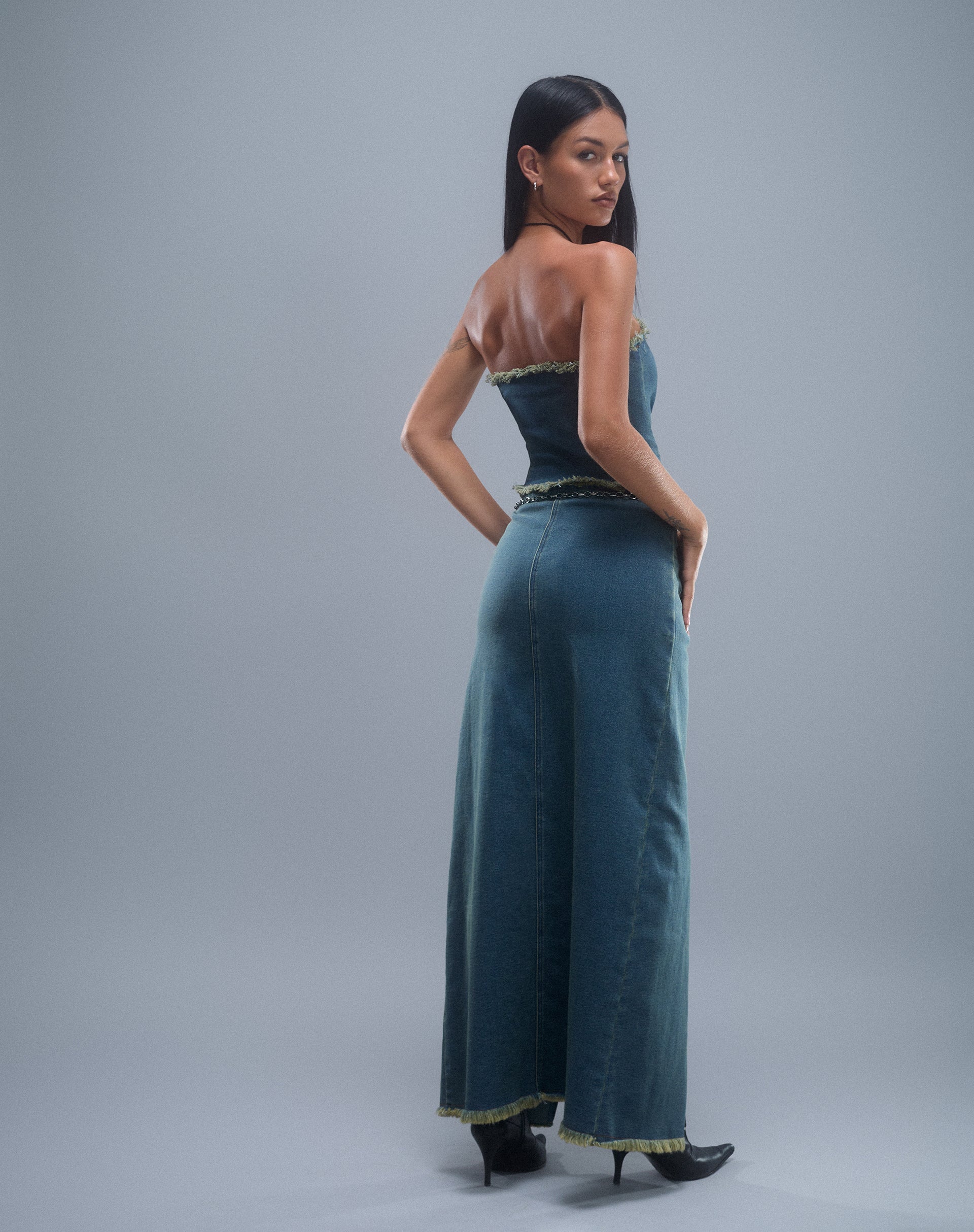 Afbeelding van Zaenap Gerafelde Denim Maxi Rok in Bruin Blauw Acid
