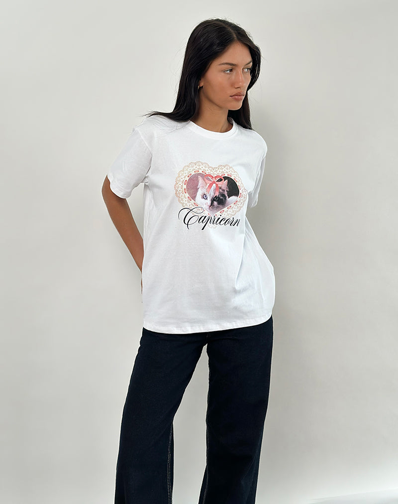 Afbeelding van Oversize Basic T-shirt in Wit met Capricorn Motel Pet Print