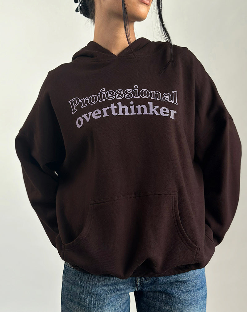 Afbeelding van Oversized Hoodie in Bittere Chocolade met Overthinker Print