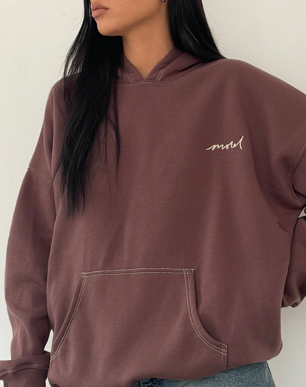 Oversize Hoodie in diep Mahonie met Motel Scribble borduursel