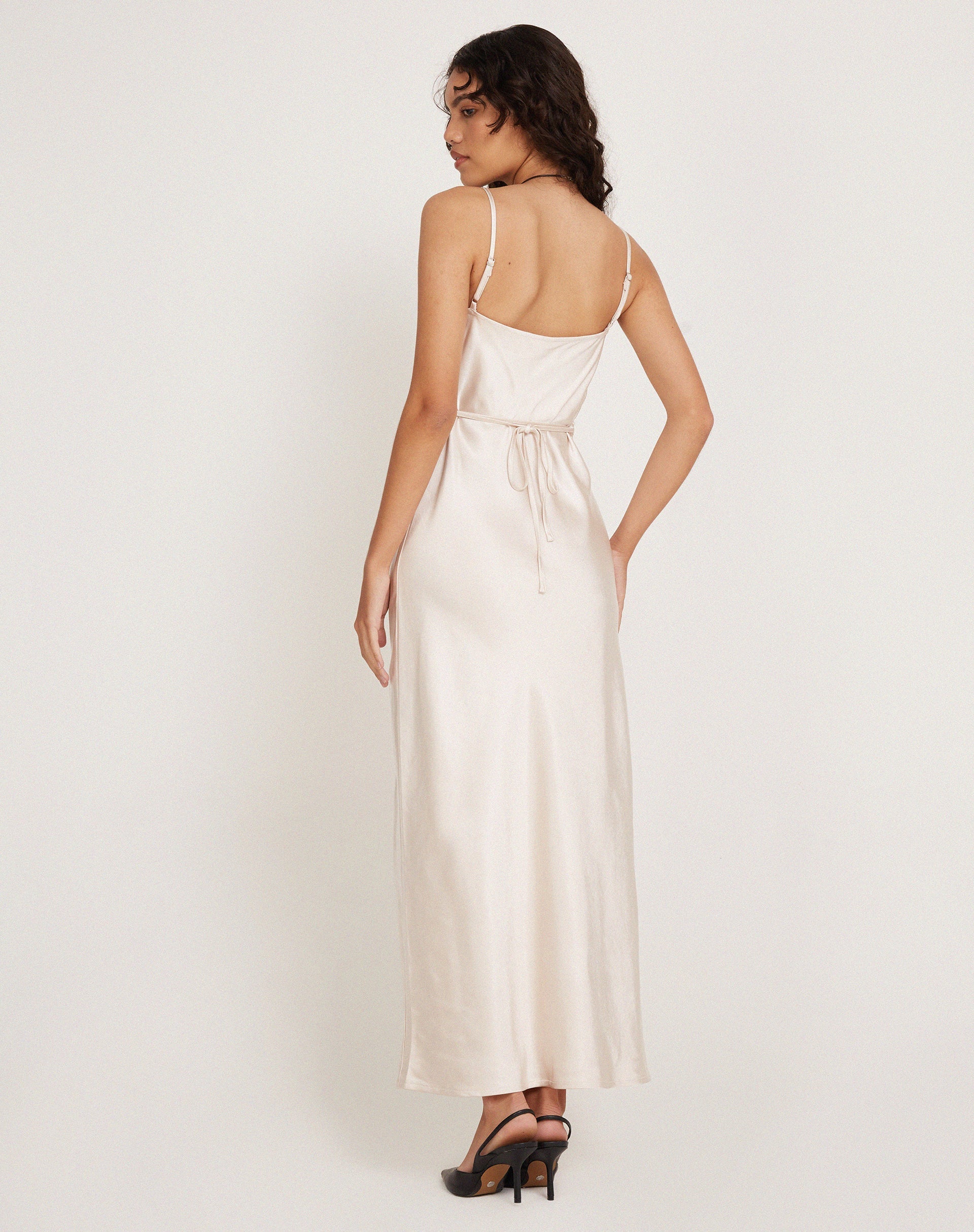 Afbeelding van Padil Midi Dress in Satin Pearled Ivory