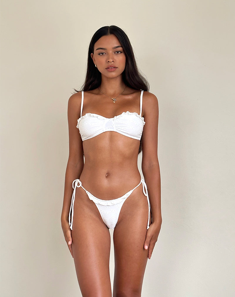 Afbeelding van Pafriza Bikinitop met volant in Broderie Wit