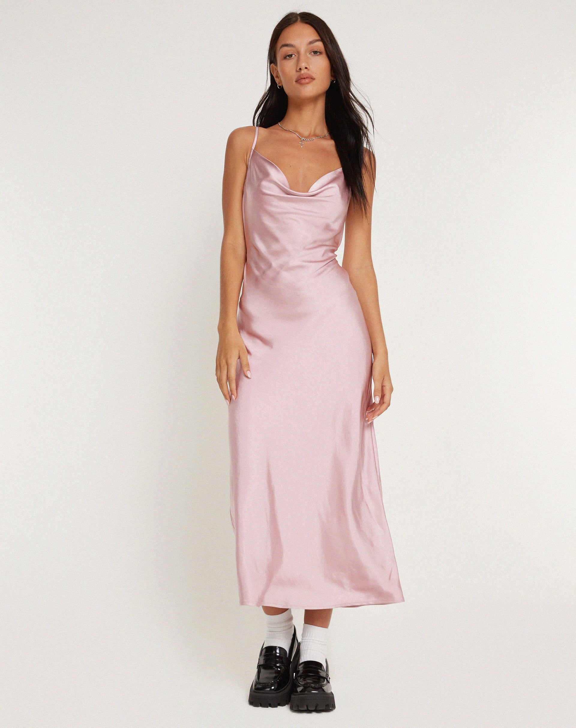 Afbeelding van Palasha Midi Dress in Satijn Dusky Pink
