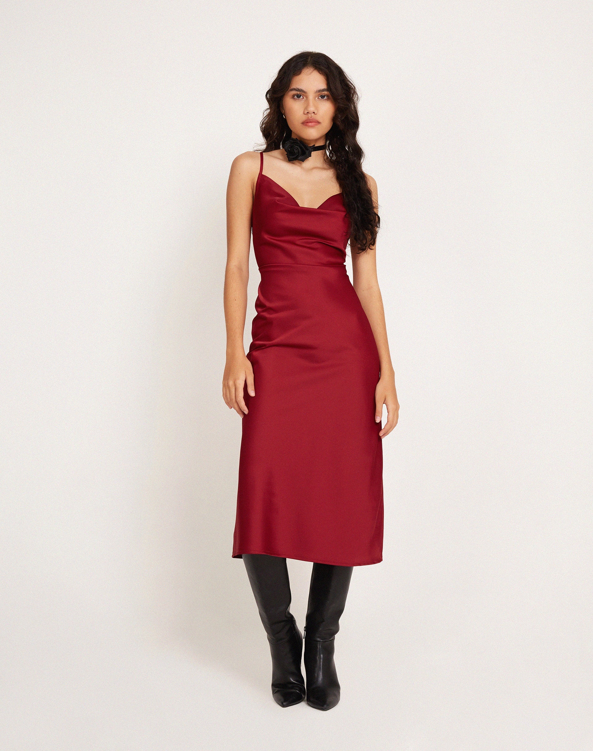 Afbeelding van Palasha Midi Dress in Satijn Rood