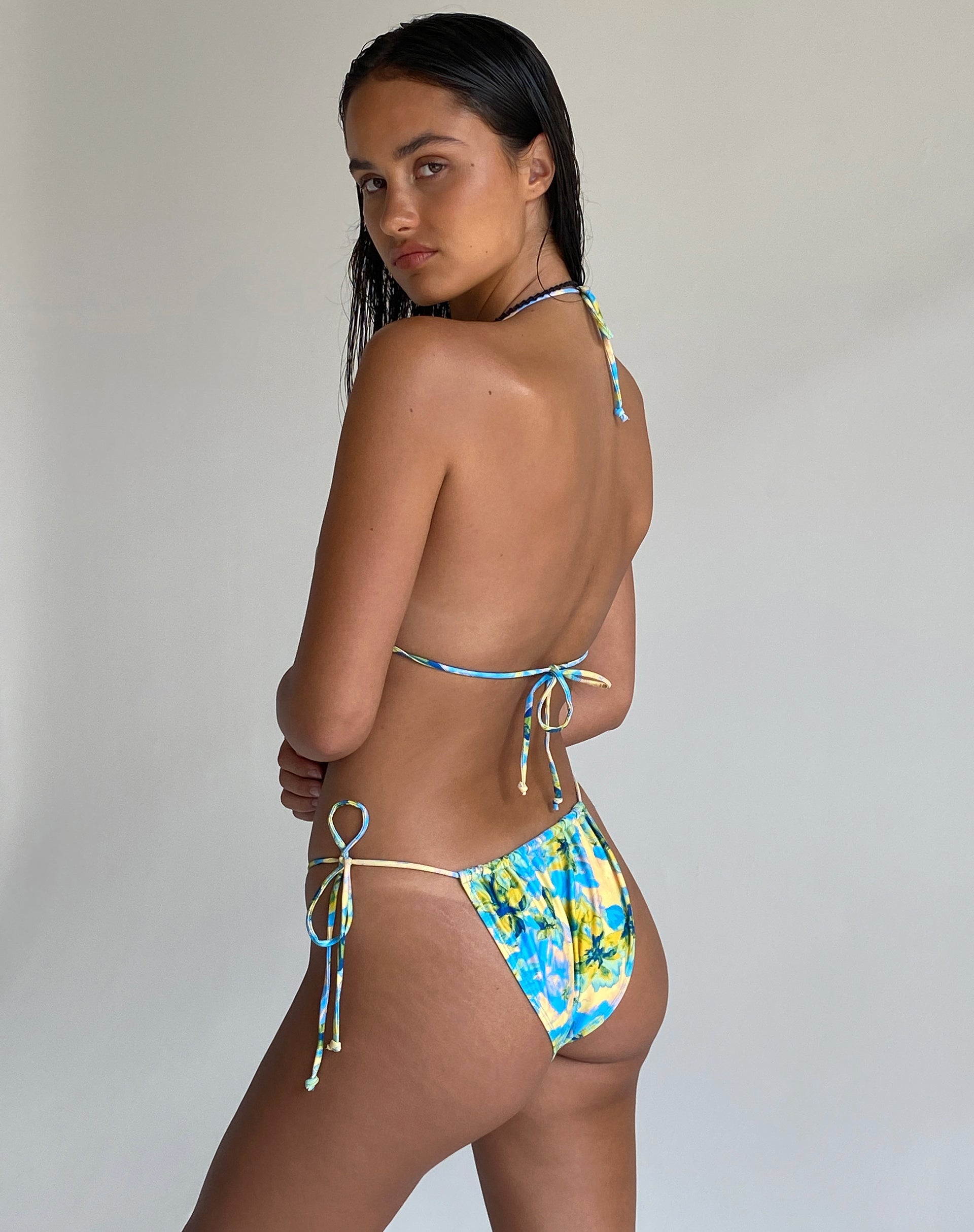 Afbeelding van Pami Bikini Top in Blue Watercolour Floral