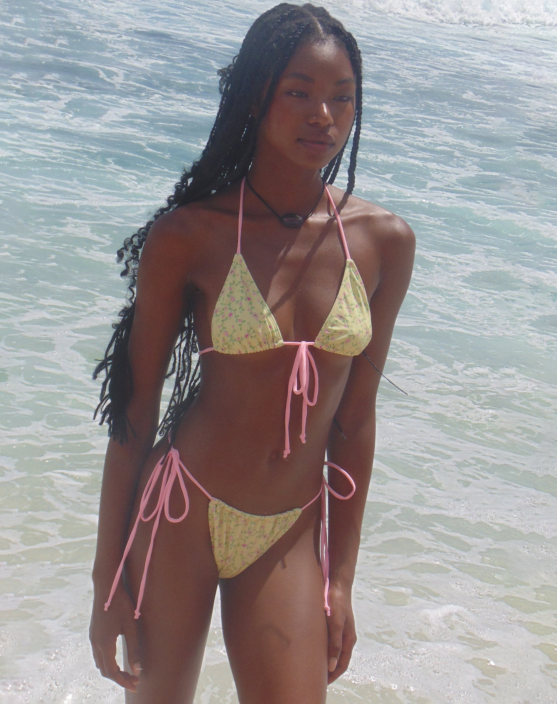 Afbeelding van Pamita Bikinitop in Paisleygeel met roze bies