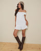 Afbeelding van Panasi Bardot Babydoll Mini Jurk in Off White