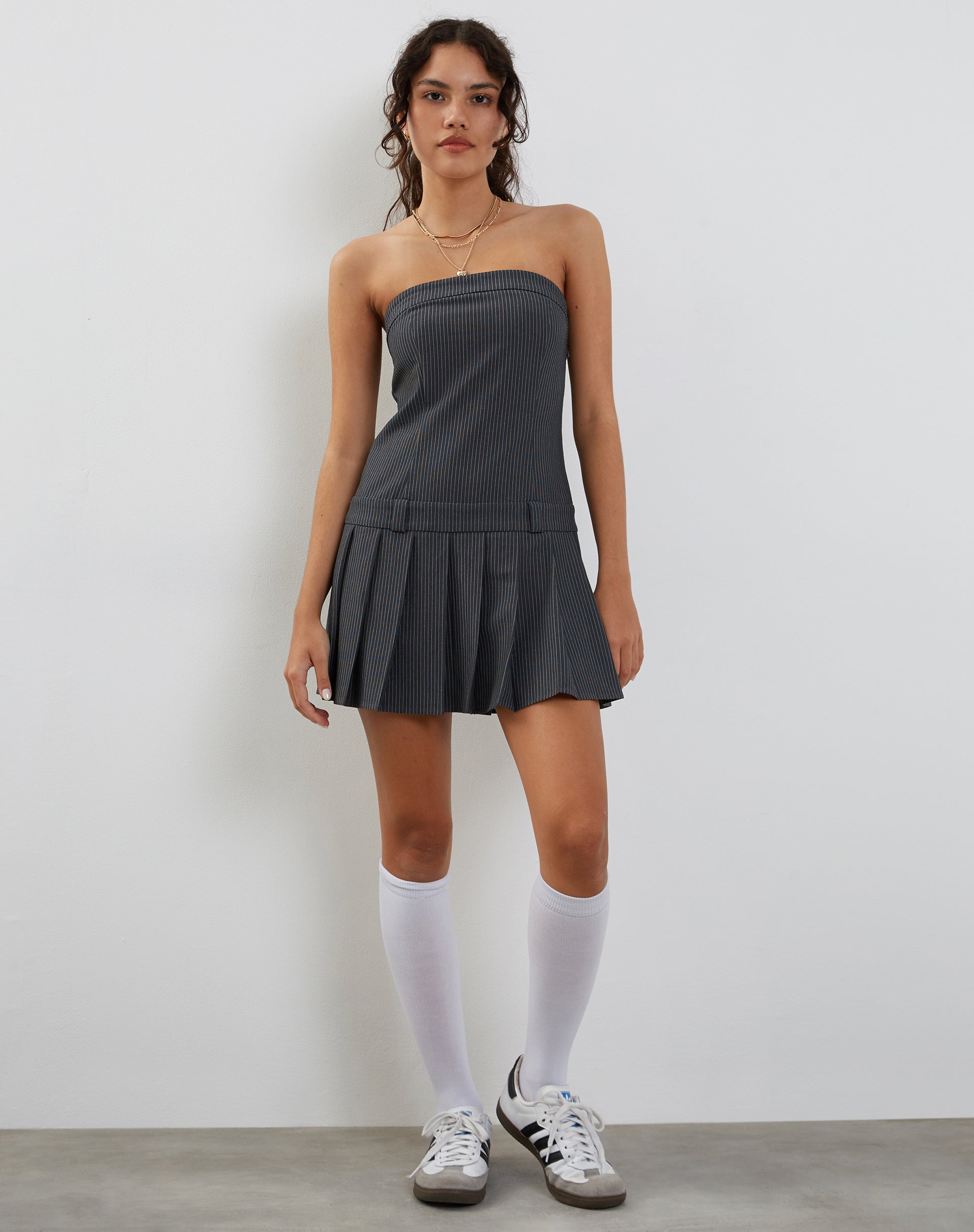 Afbeelding van Payoda Mini Dress in Pinstripe Grey