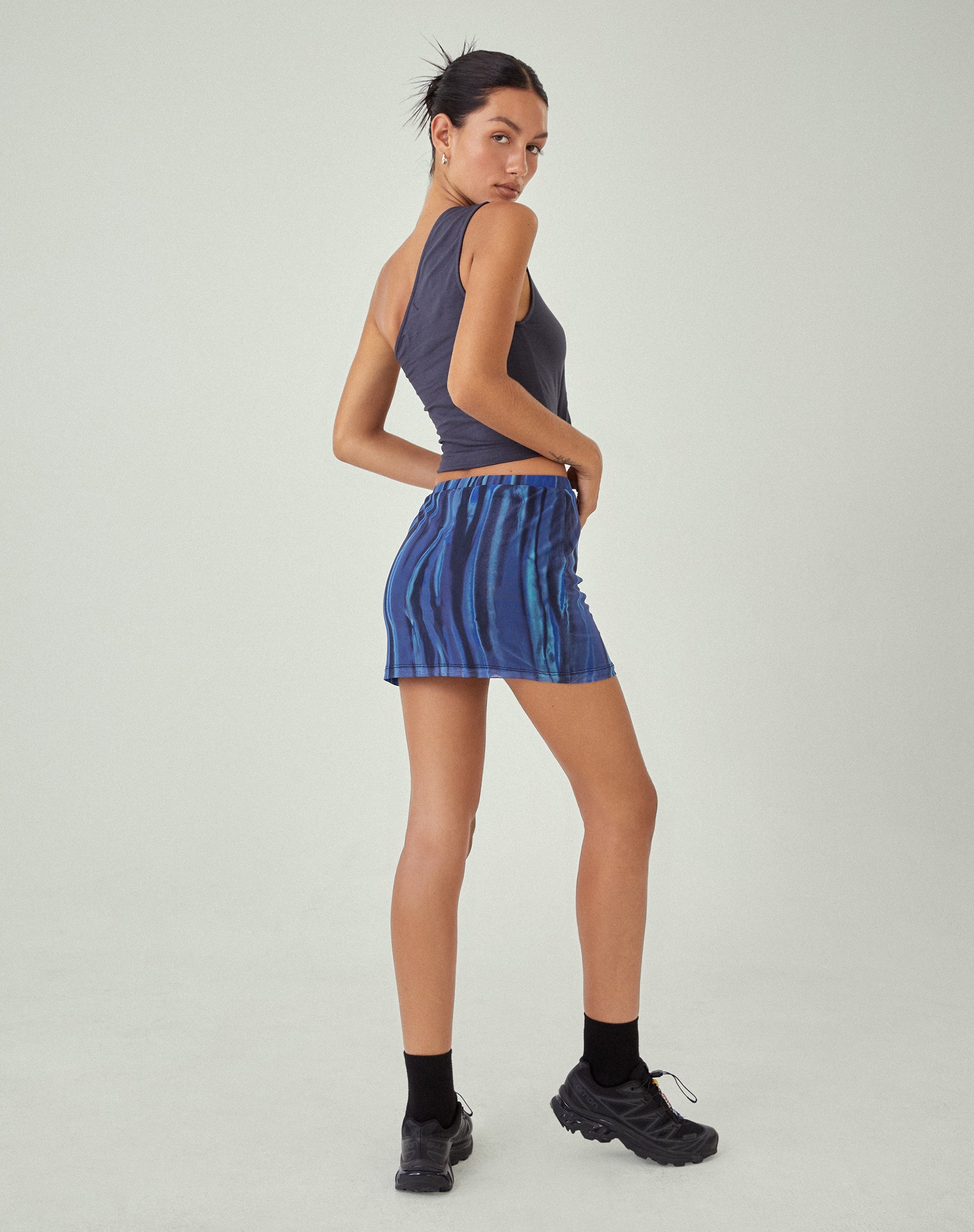 Afbeelding van MOTEL X JACQUIE Pelma Mini Rok in Kleur Bloederig Blauw