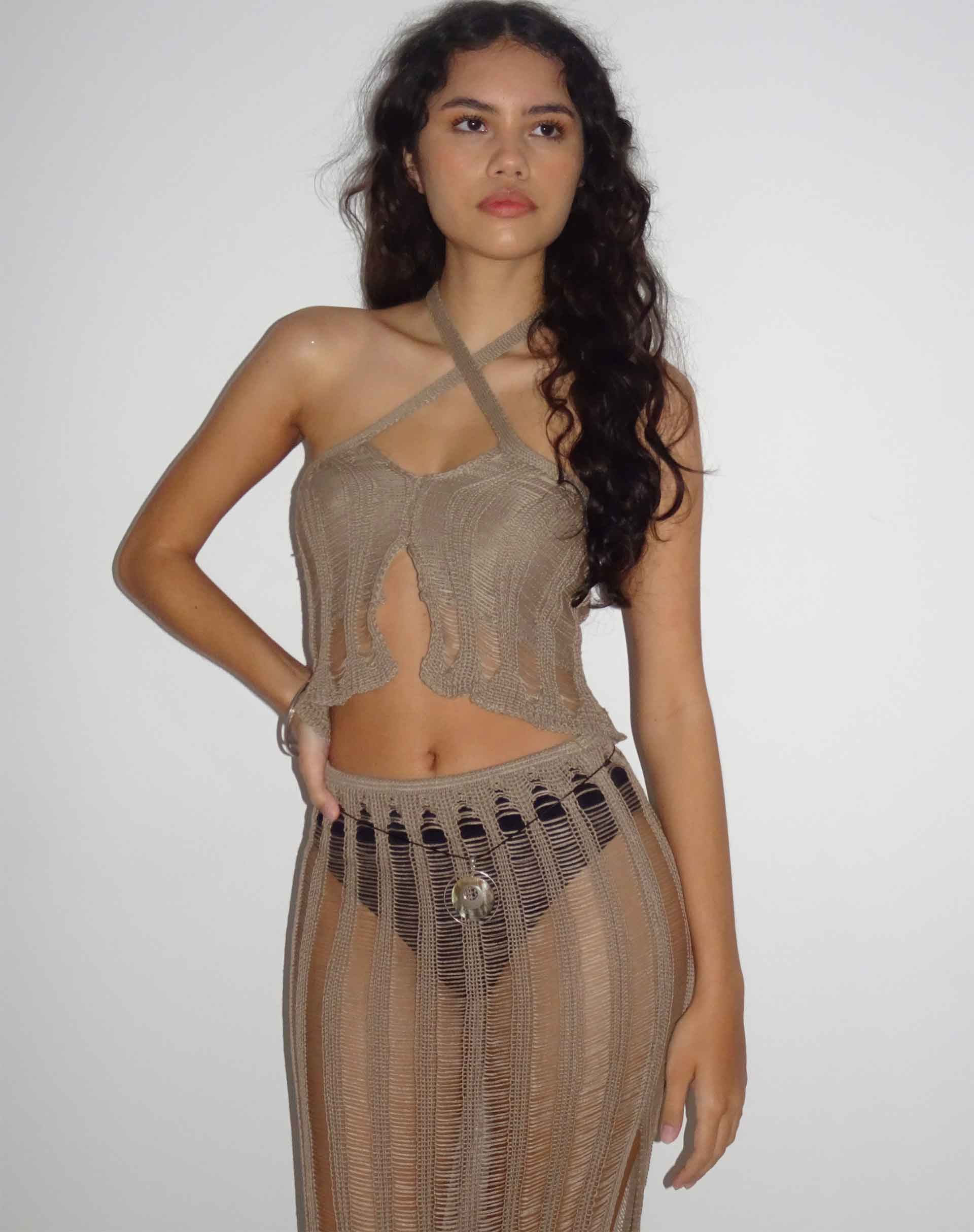 Afbeelding van Phoebe Halterneck Gebreide Top in Desert Taupe