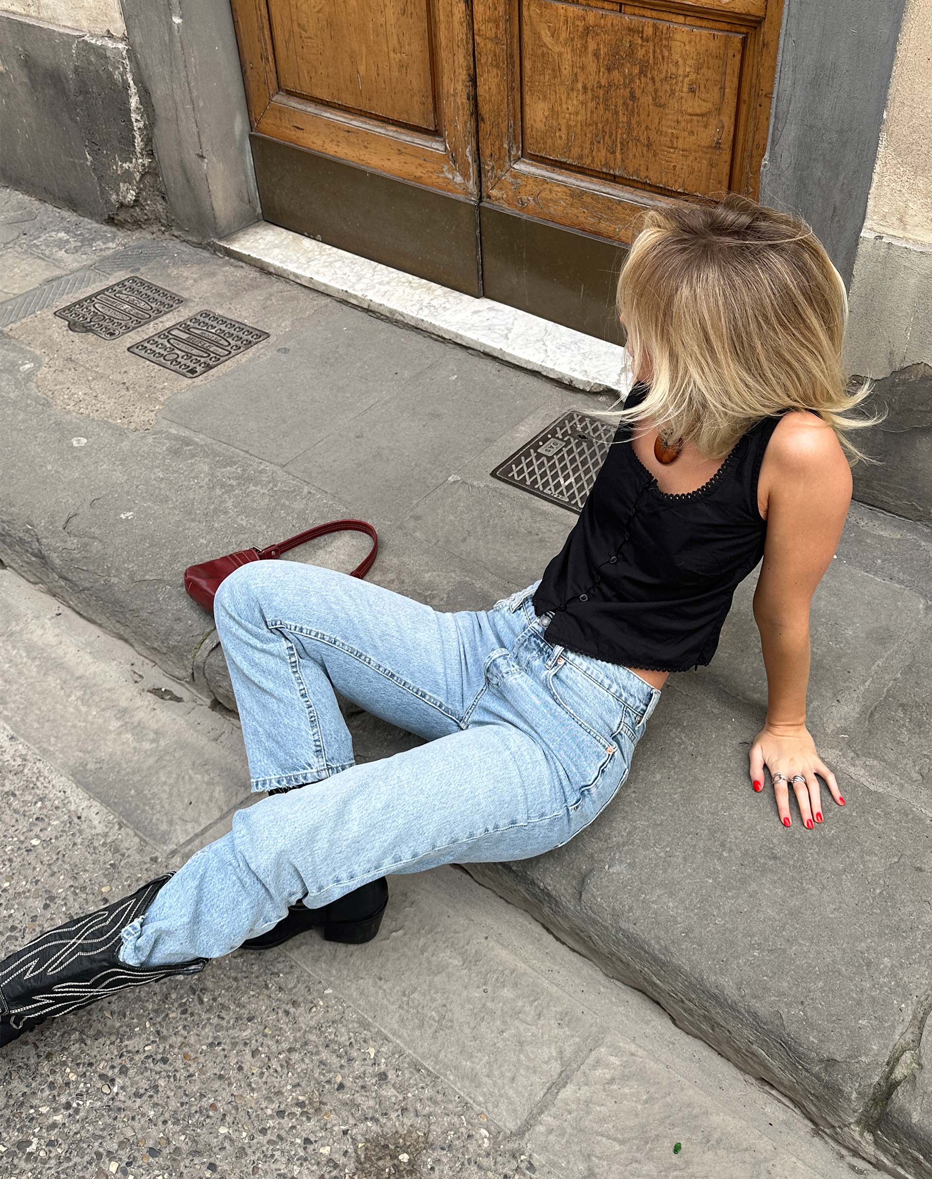 Afbeelding van Mid Rise Straight Leg Jeans in Bleach Denim