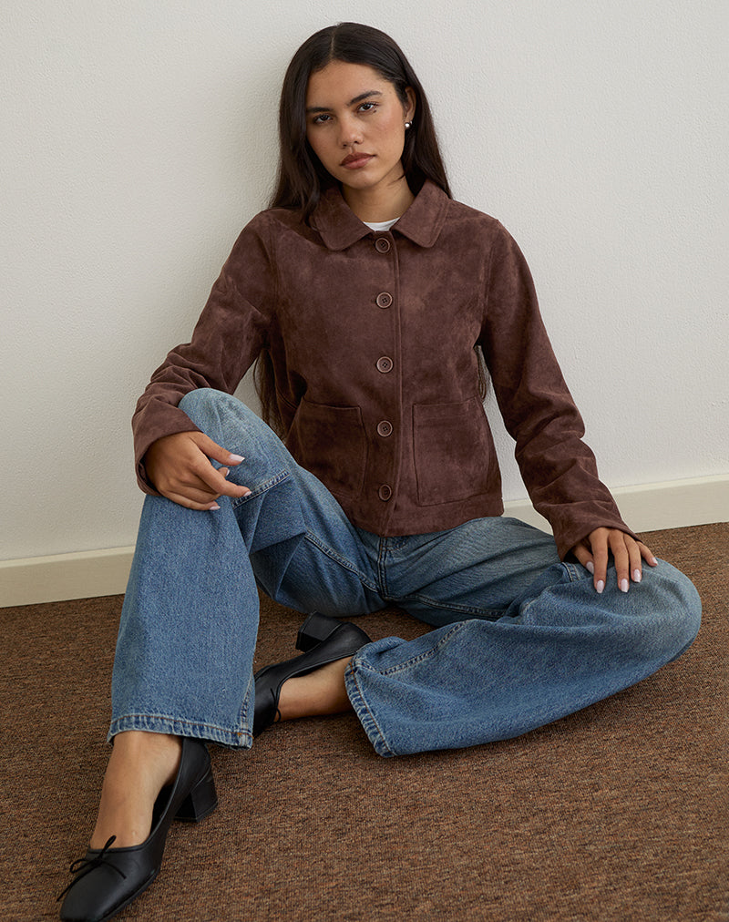 Quincy Faux Suède Cropped Jacket in Bruin