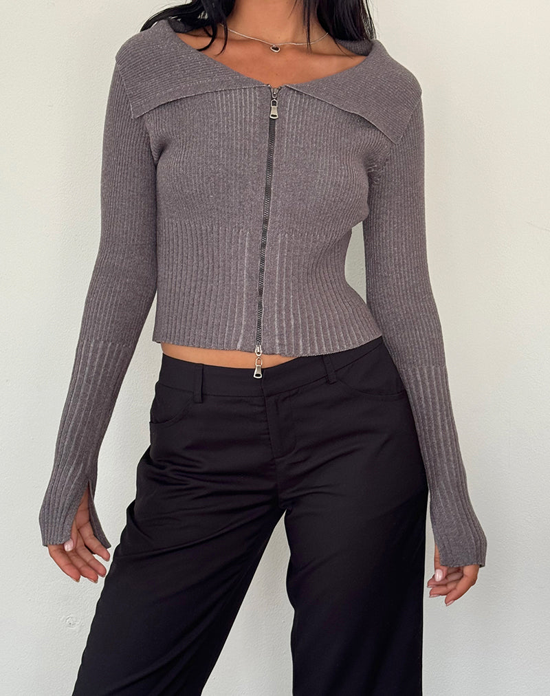 Afbeelding van Radia Lange Mouw Off-Shoulder Zip Through Trui in Donker Houtskool