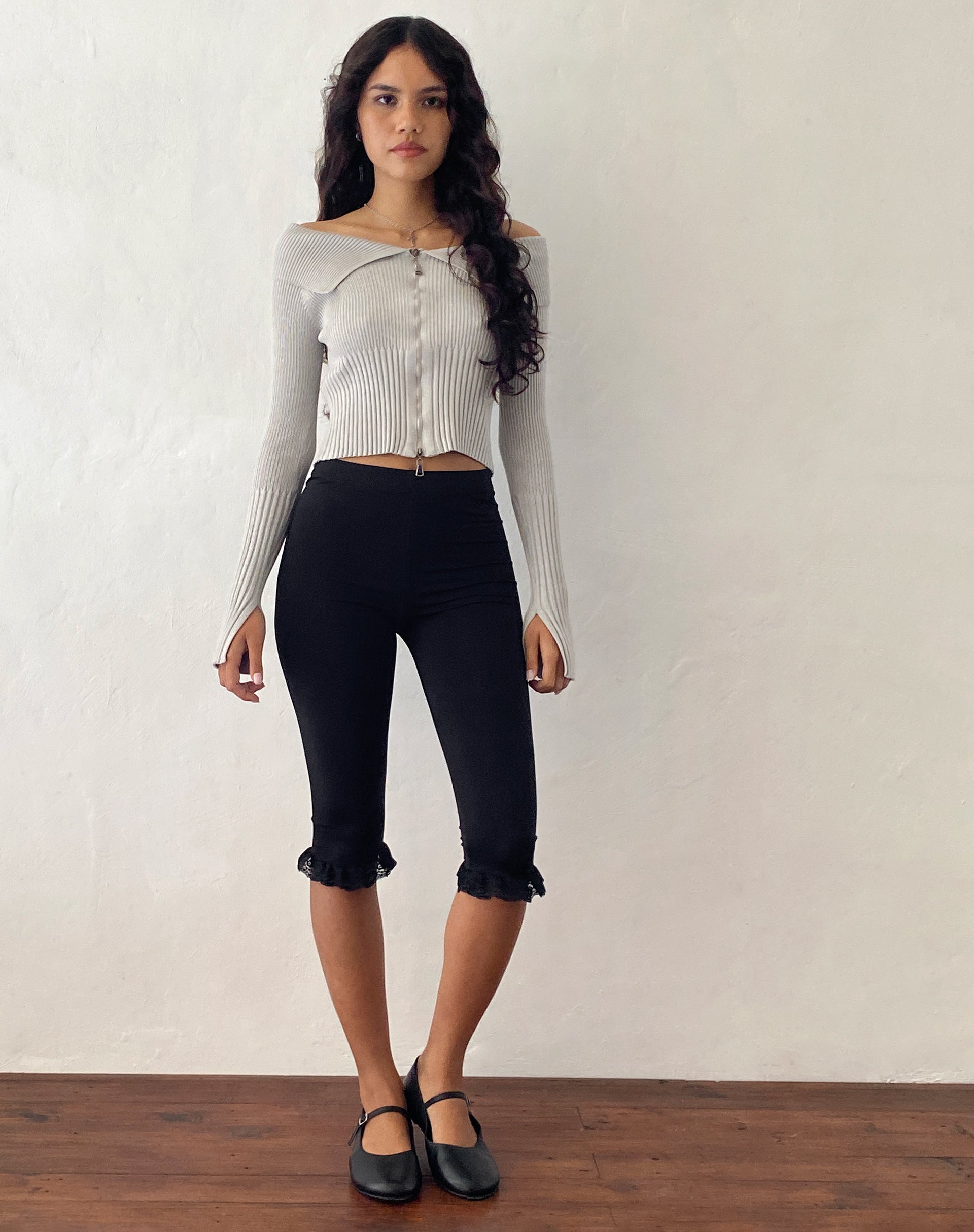 Afbeelding van Radia Lange Mouw Off-Shoulder Zip Thru Trui in Lichtgrijs