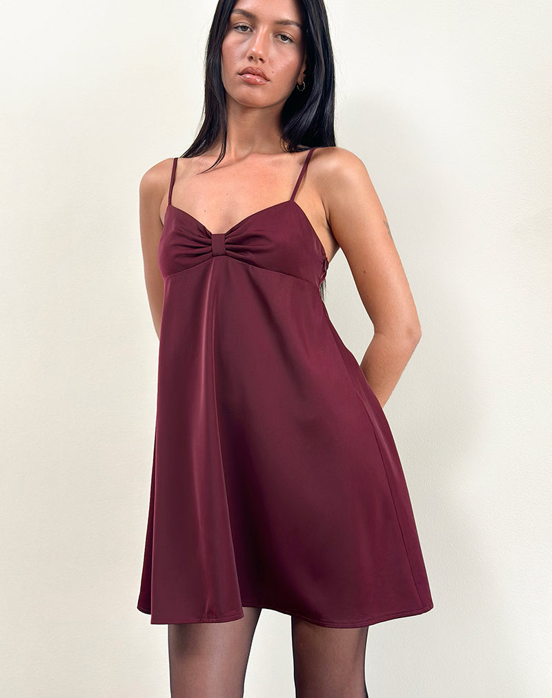 Rafaila Mini Jurk in Satijn Bourgondië