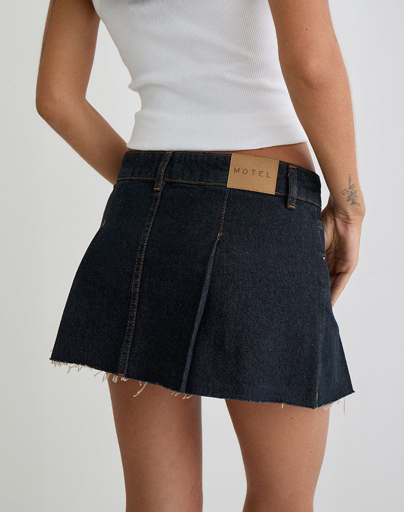 Afbeelding van Raw Hem Dart Minirok in Indigo