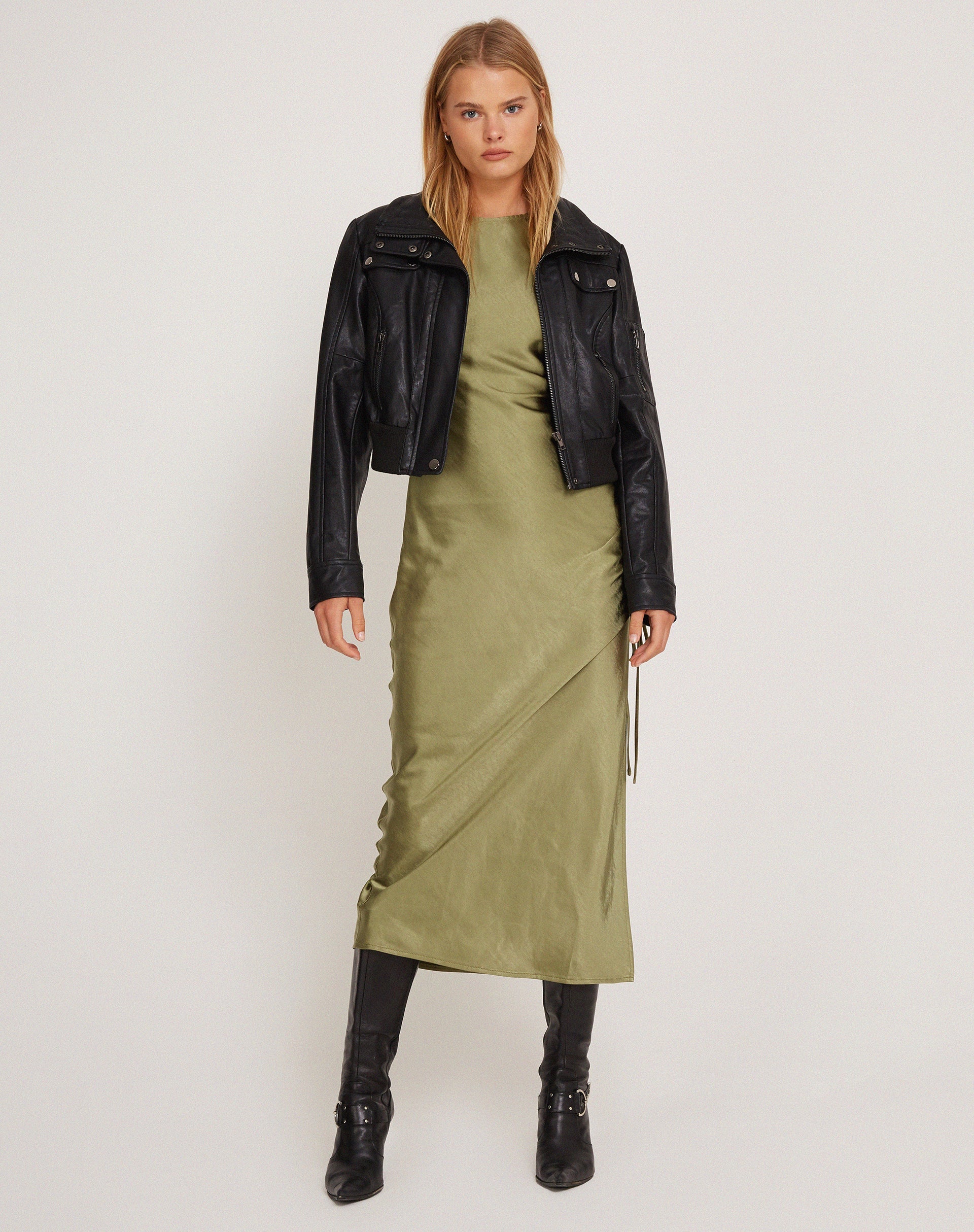 Afbeelding van Raybu Midi Dress met Ruches in Satijn Olijfje