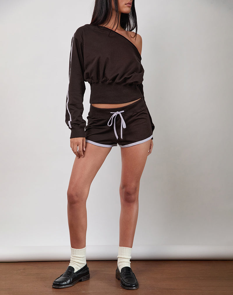 Afbeelding van Resata Runner Shorts in Bittere Chocolade met Violette Binding