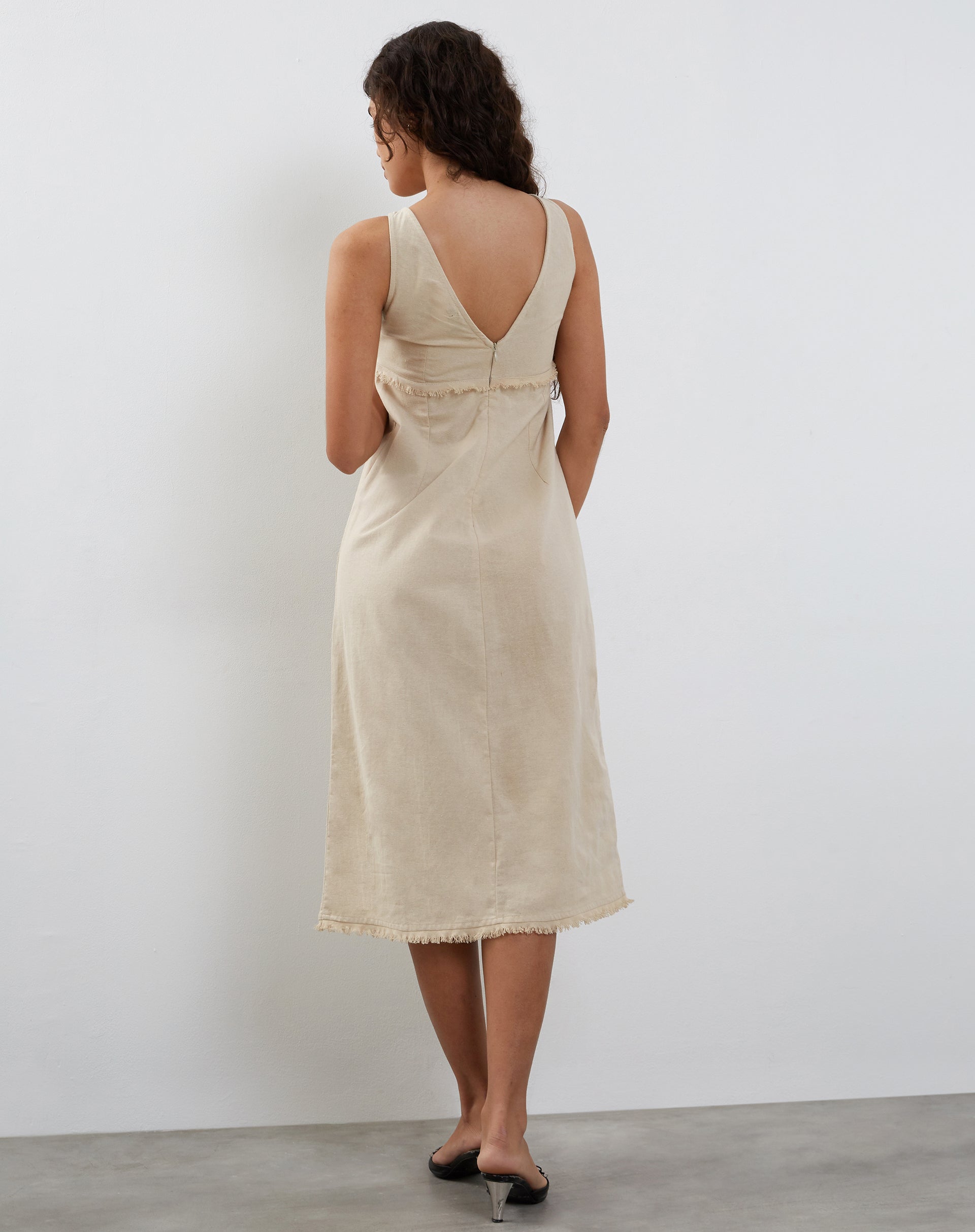 Afbeelding van Antari Midi Dress in Ecru Linnen