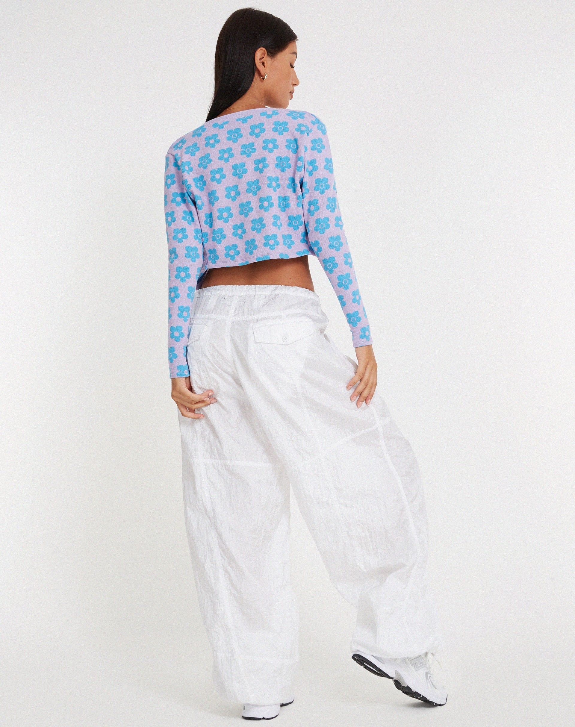 Afbeelding van Attina Cardi in Cute Floral Daisy Lila en Blauw
