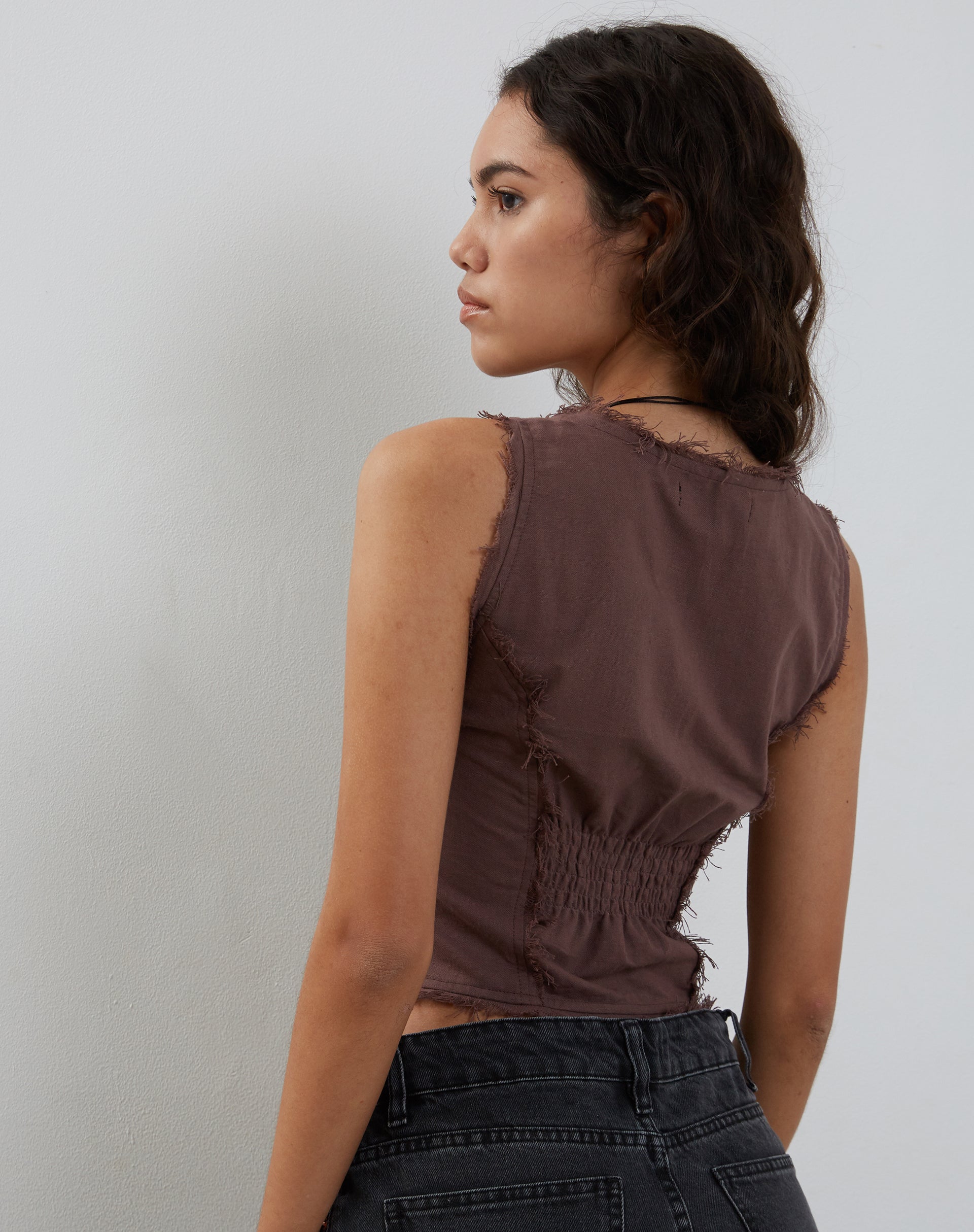 Afbeelding van Ayara Button Up Cami Top in Deep Taupe