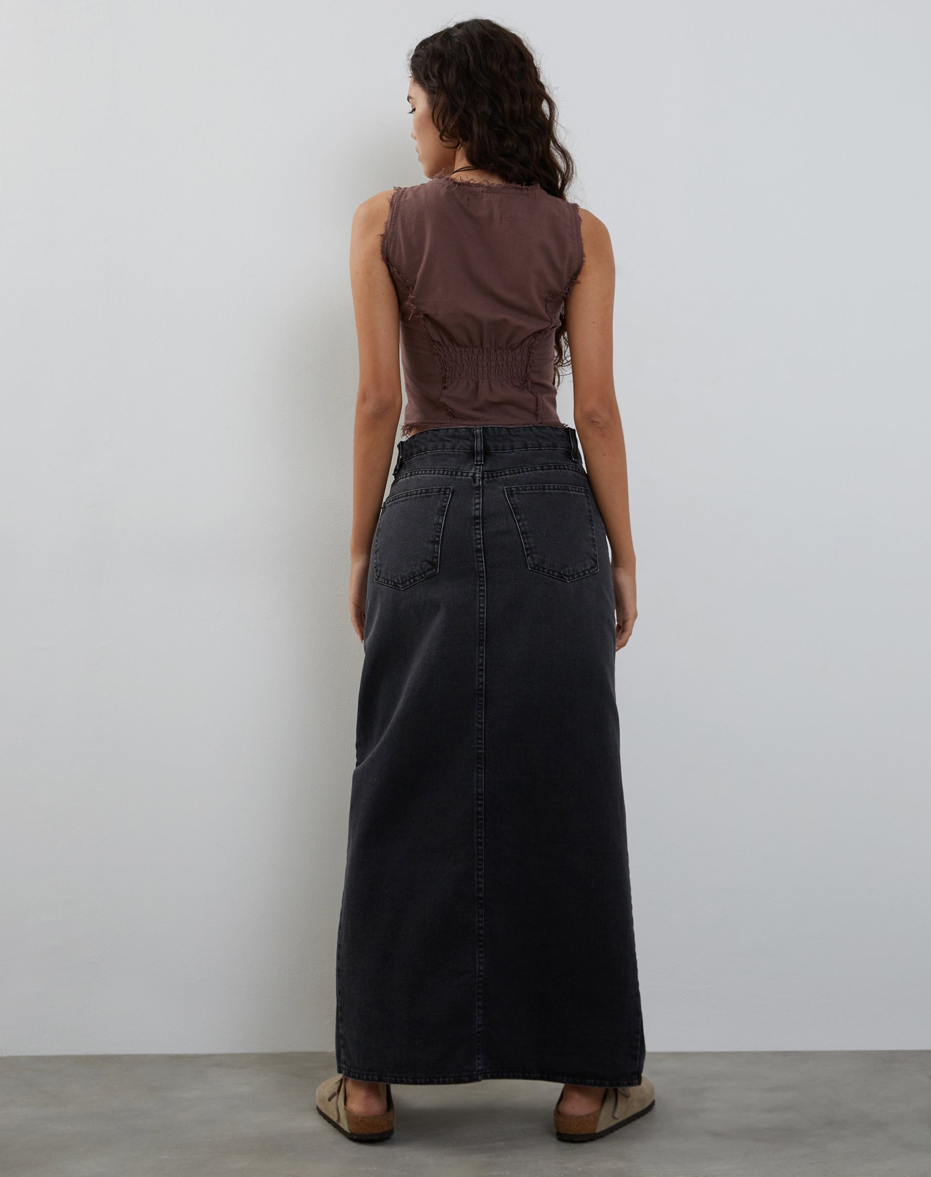 Afbeelding van Ayara Button Up Cami Top in Deep Taupe